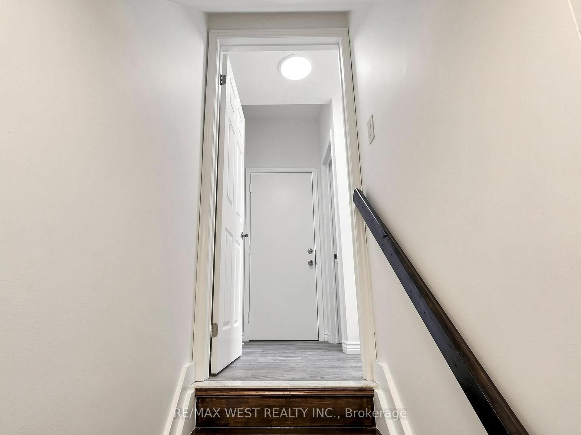 Photo 43 of 63 Echo Ridge Crescent, Vaughan, Sonoma Heights — HOMEH