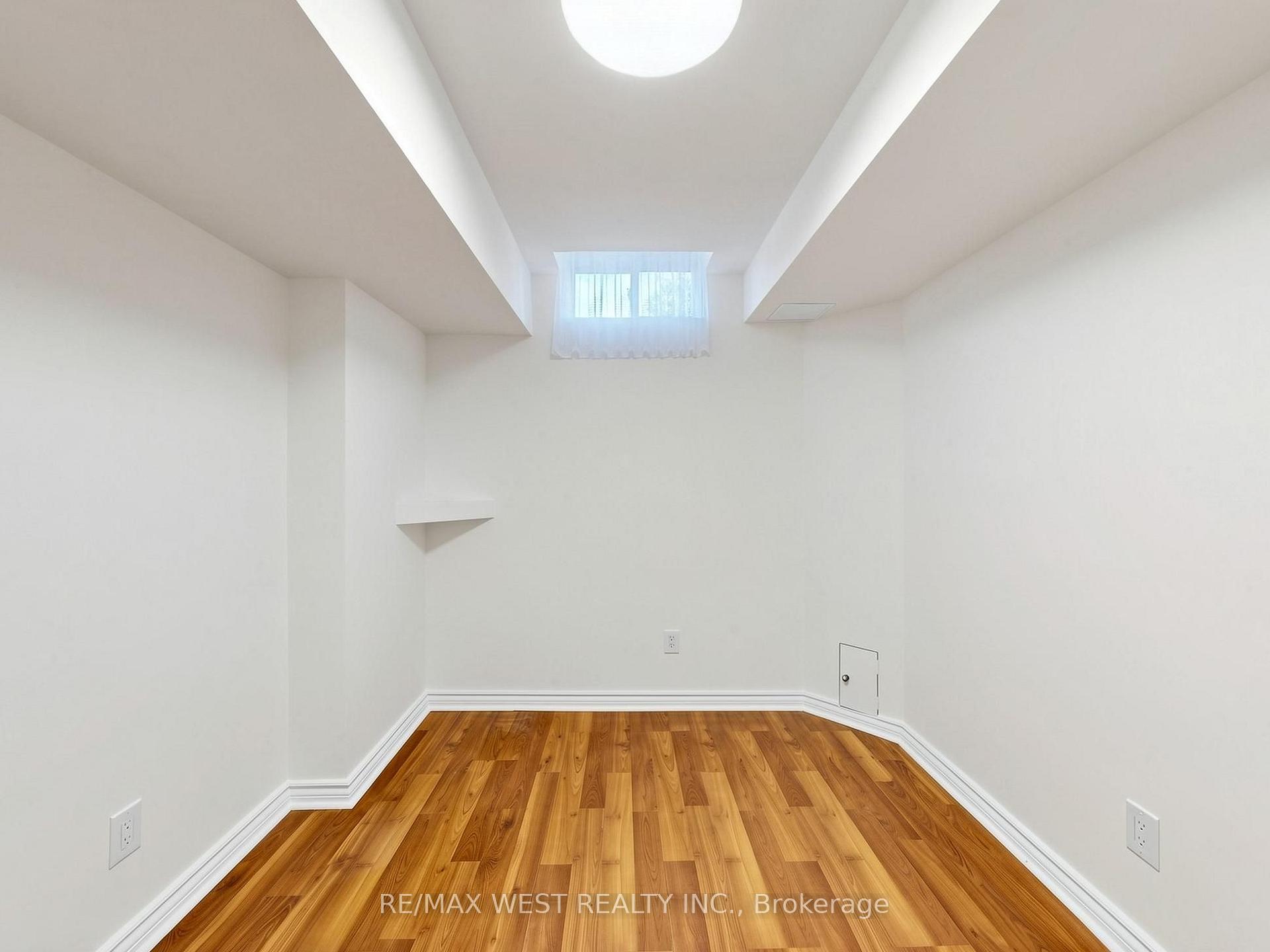 Photo 51 of 63 Echo Ridge Crescent, Vaughan, Sonoma Heights — HOMEH