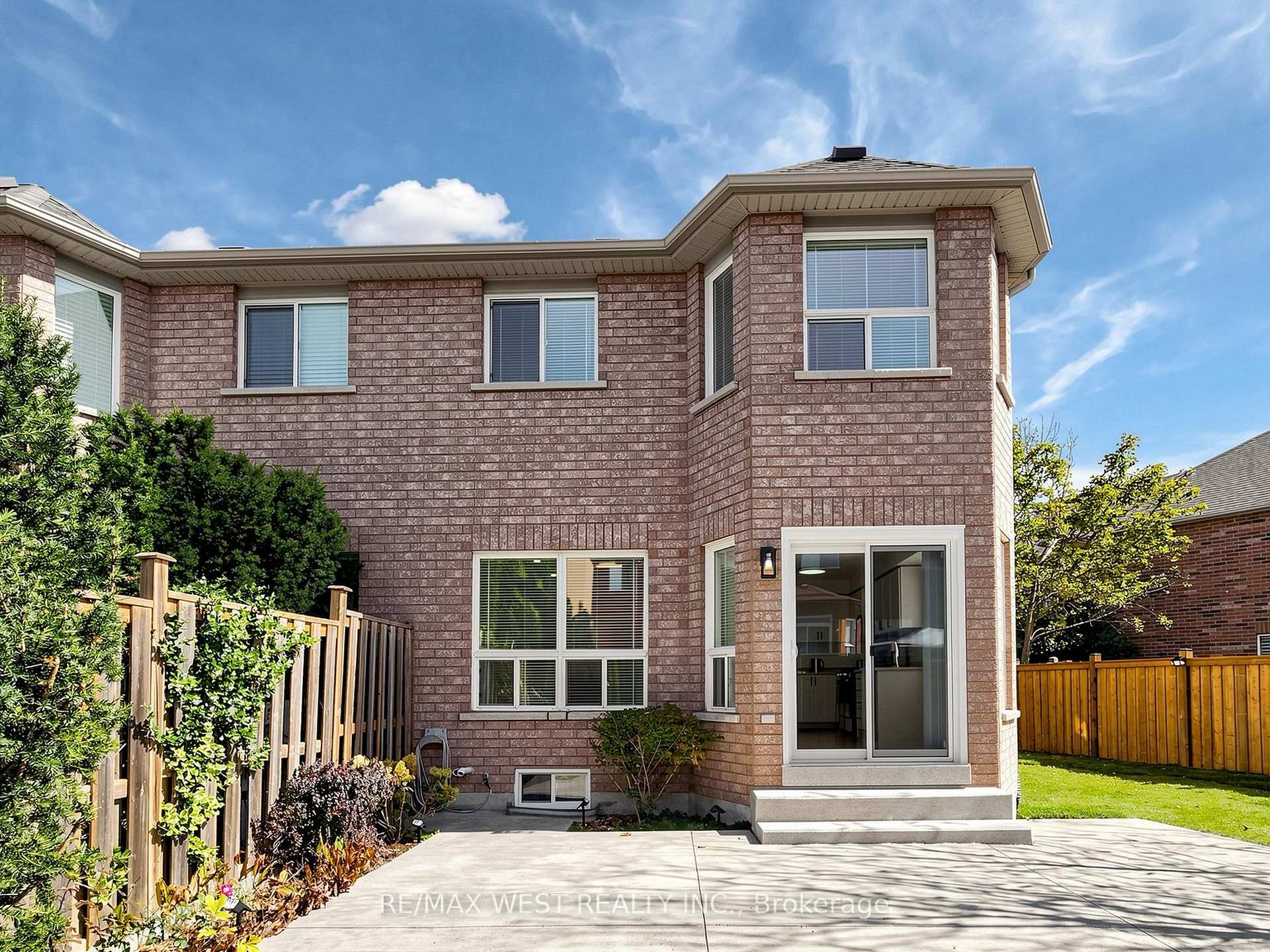 Photo 54 of 63 Echo Ridge Crescent, Vaughan, Sonoma Heights — HOMEH