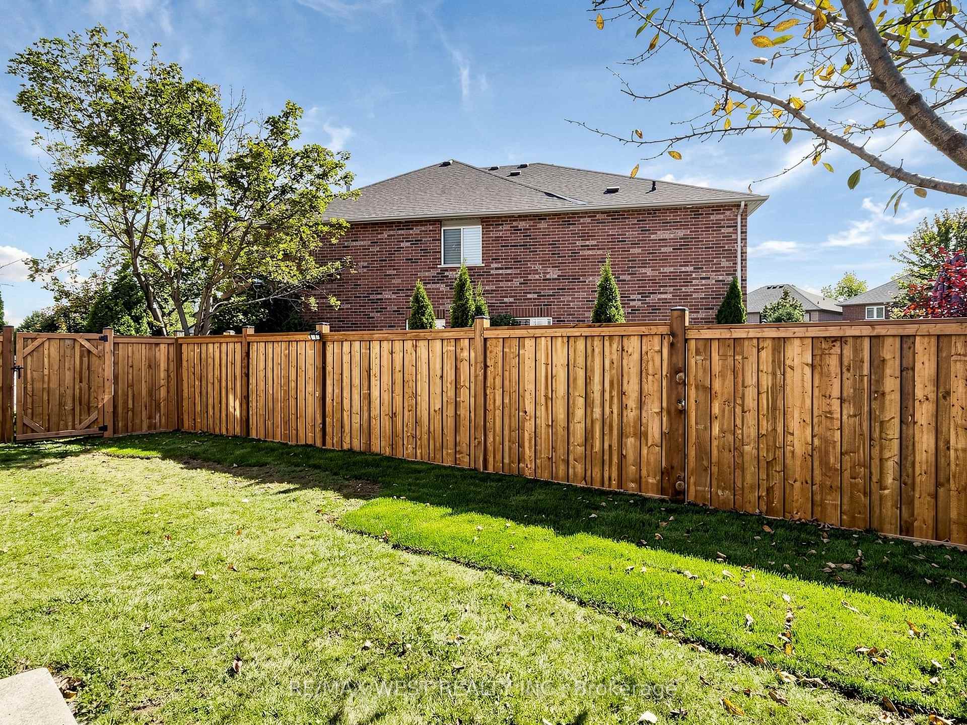 Photo 57 of 63 Echo Ridge Crescent, Vaughan, Sonoma Heights — HOMEH