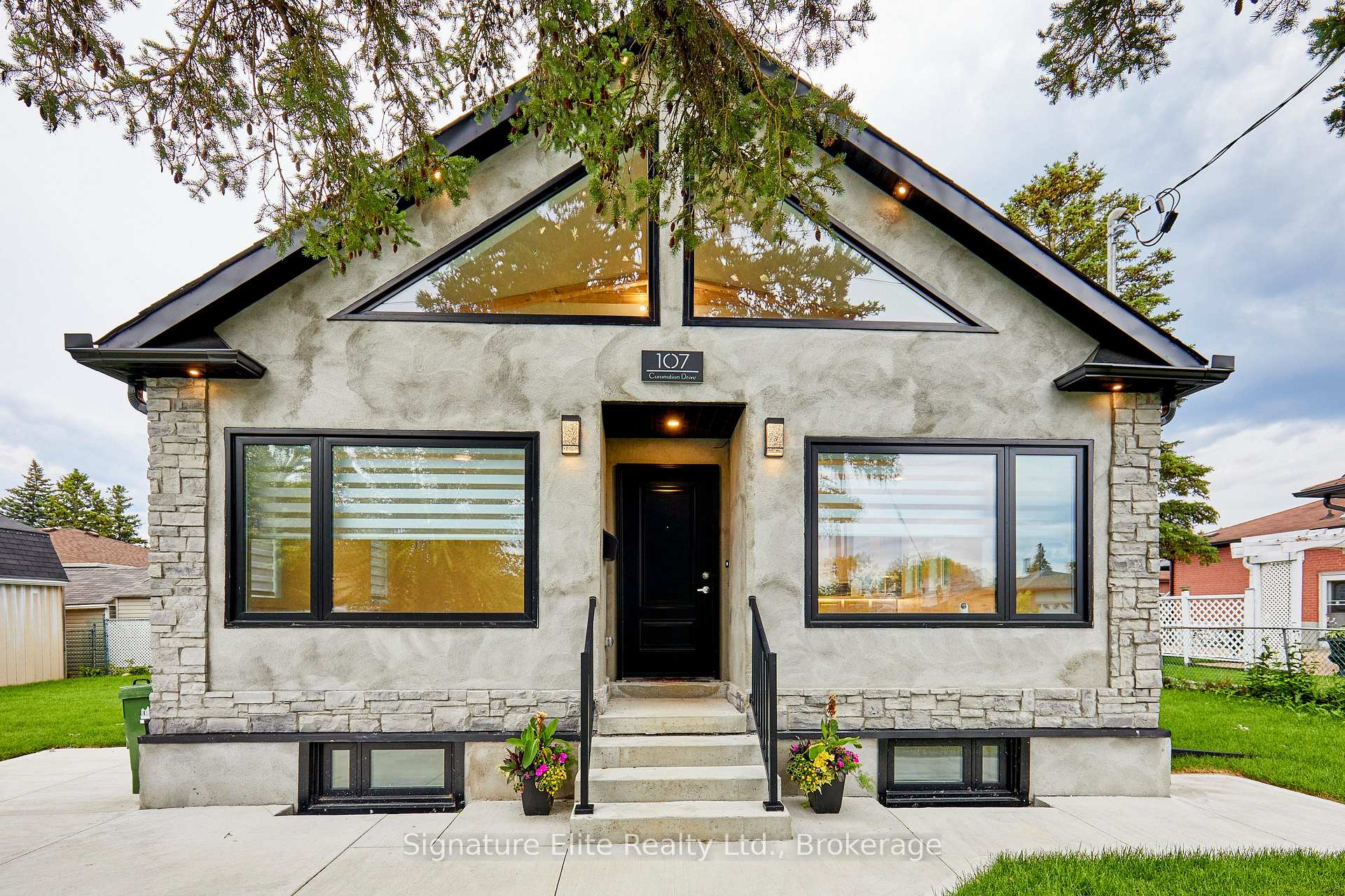 Photo 3 of 100A Kitchener Road, Scarborough, West Hill — HOMEH
