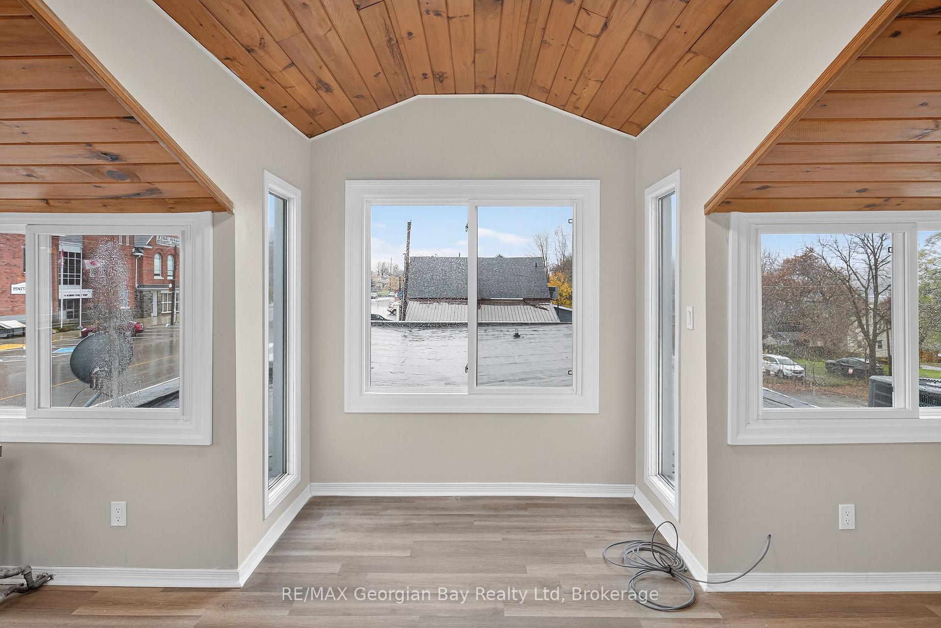 Photo 10 of Unit 3, 90 Main Street, Penetanguishene — HOMEH