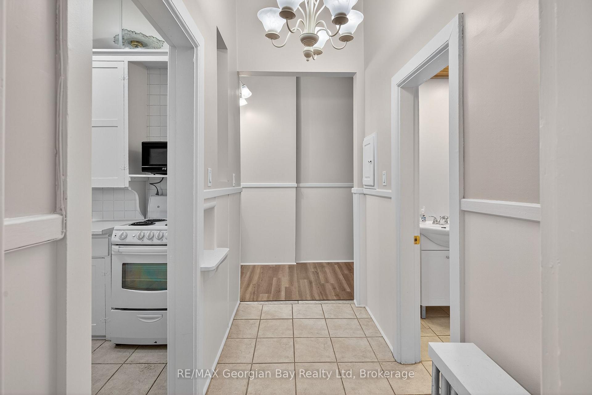 Photo 11 of Unit 3, 90 Main Street, Penetanguishene — HOMEH