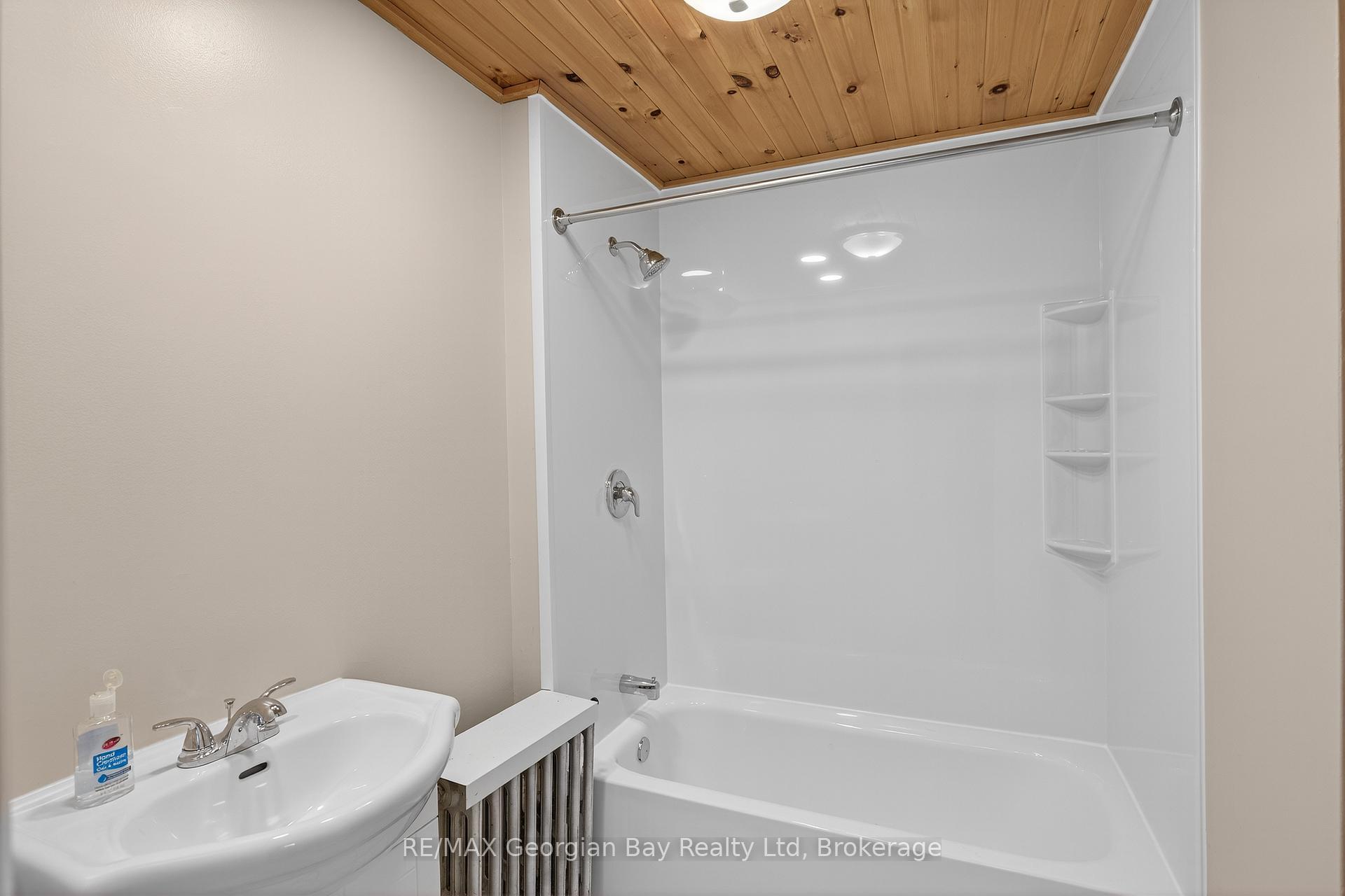 Photo 20 of Unit 3, 90 Main Street, Penetanguishene — HOMEH
