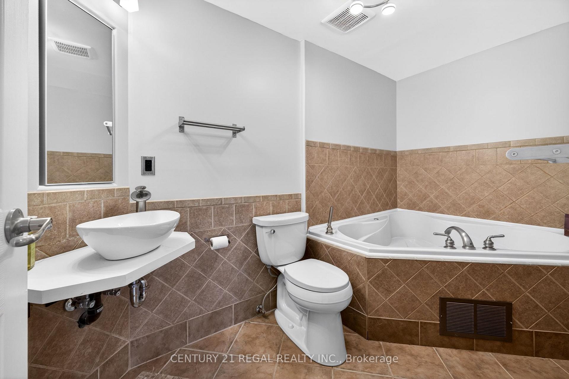 Photo 20 of 481 Camelot Drive W, Oshawa, Eastdale — HOMEH
