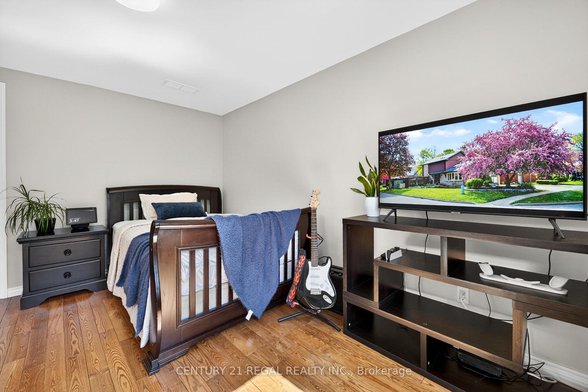 Photo 21 of 481 Camelot Drive W, Oshawa, Eastdale — HOMEH