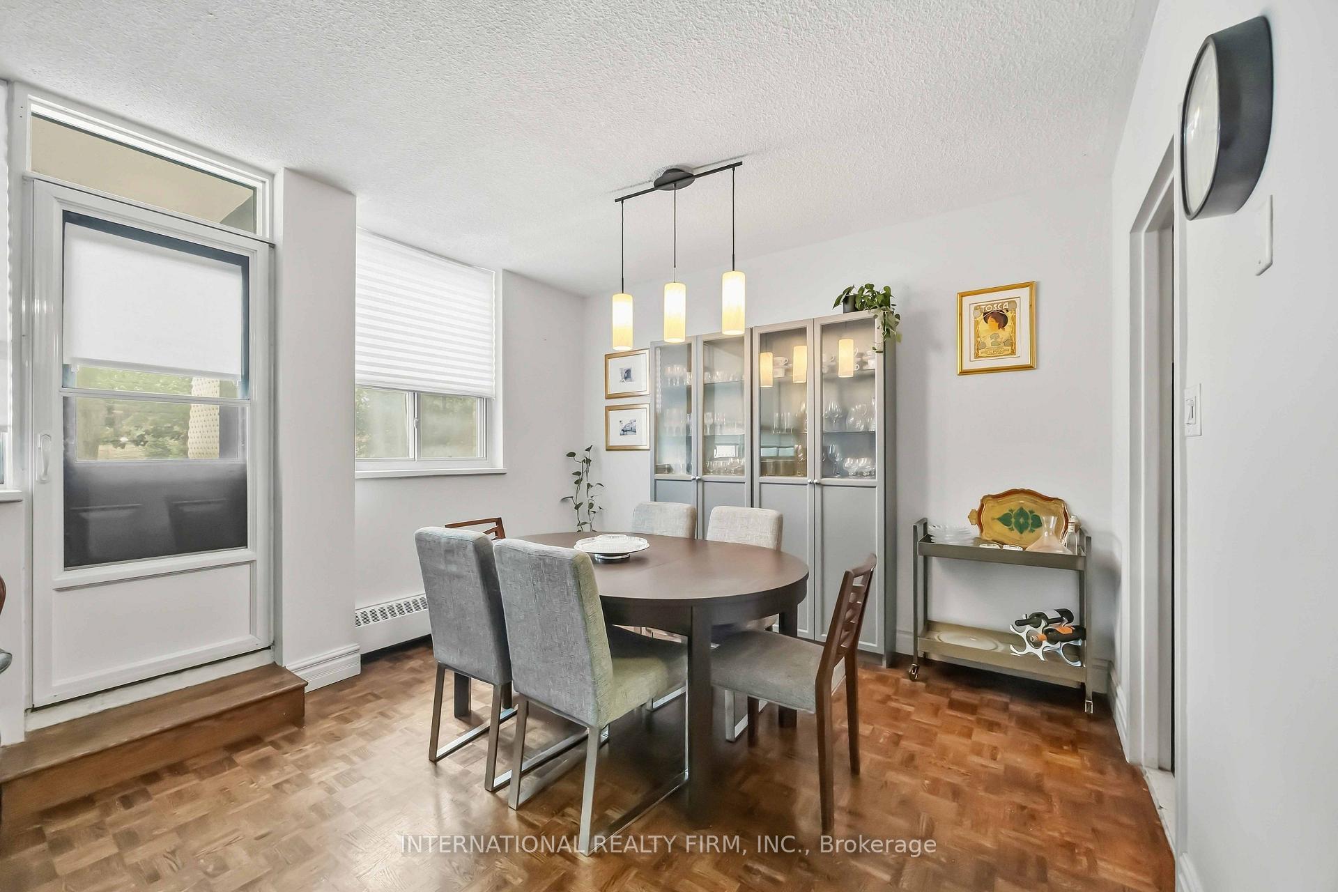 Photo 4 of Unit 101, 151 La Rose Avenue E, Etobicoke, Humber Heights — HOMEH