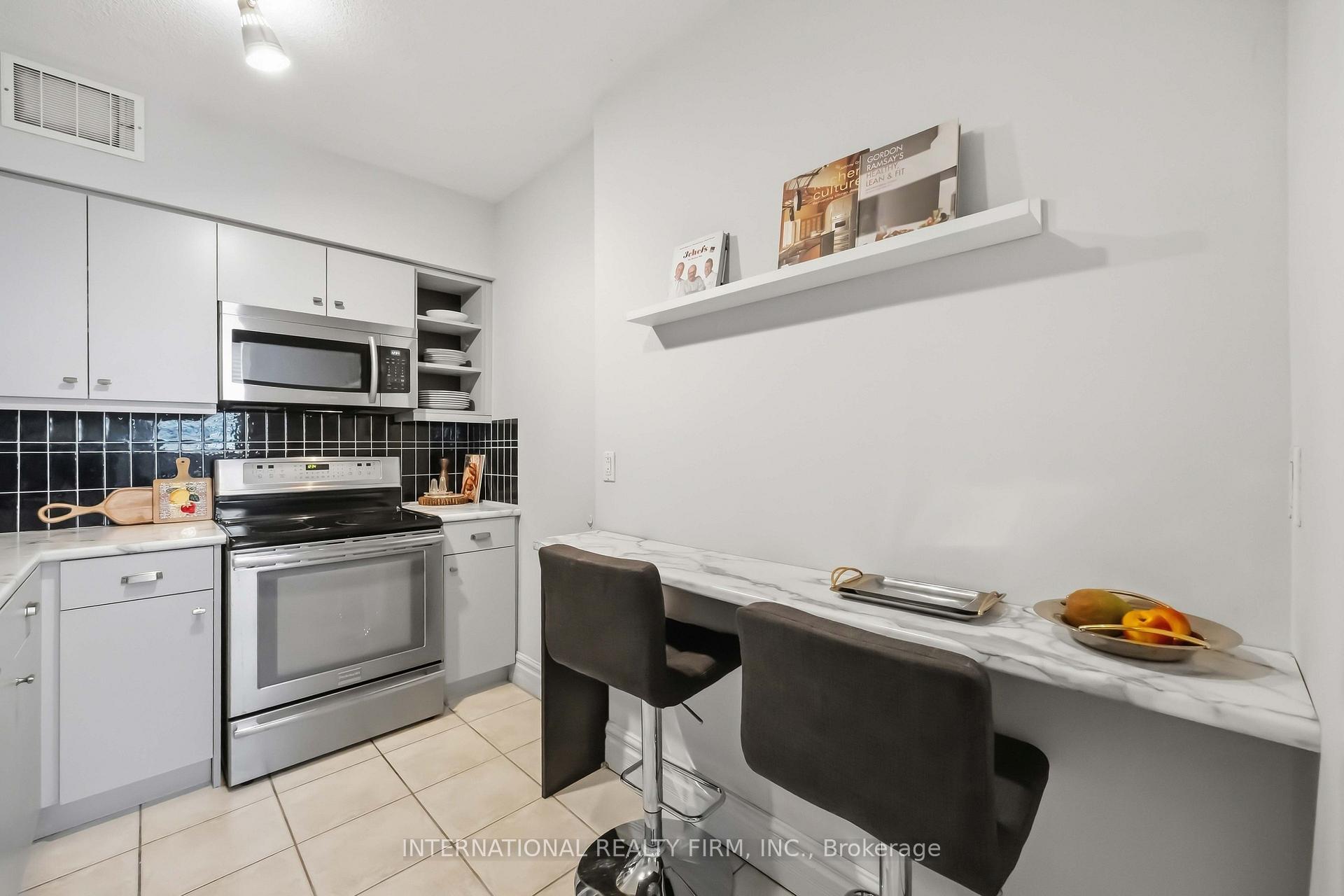 Photo 7 of Unit 101, 151 La Rose Avenue E, Etobicoke, Humber Heights — HOMEH
