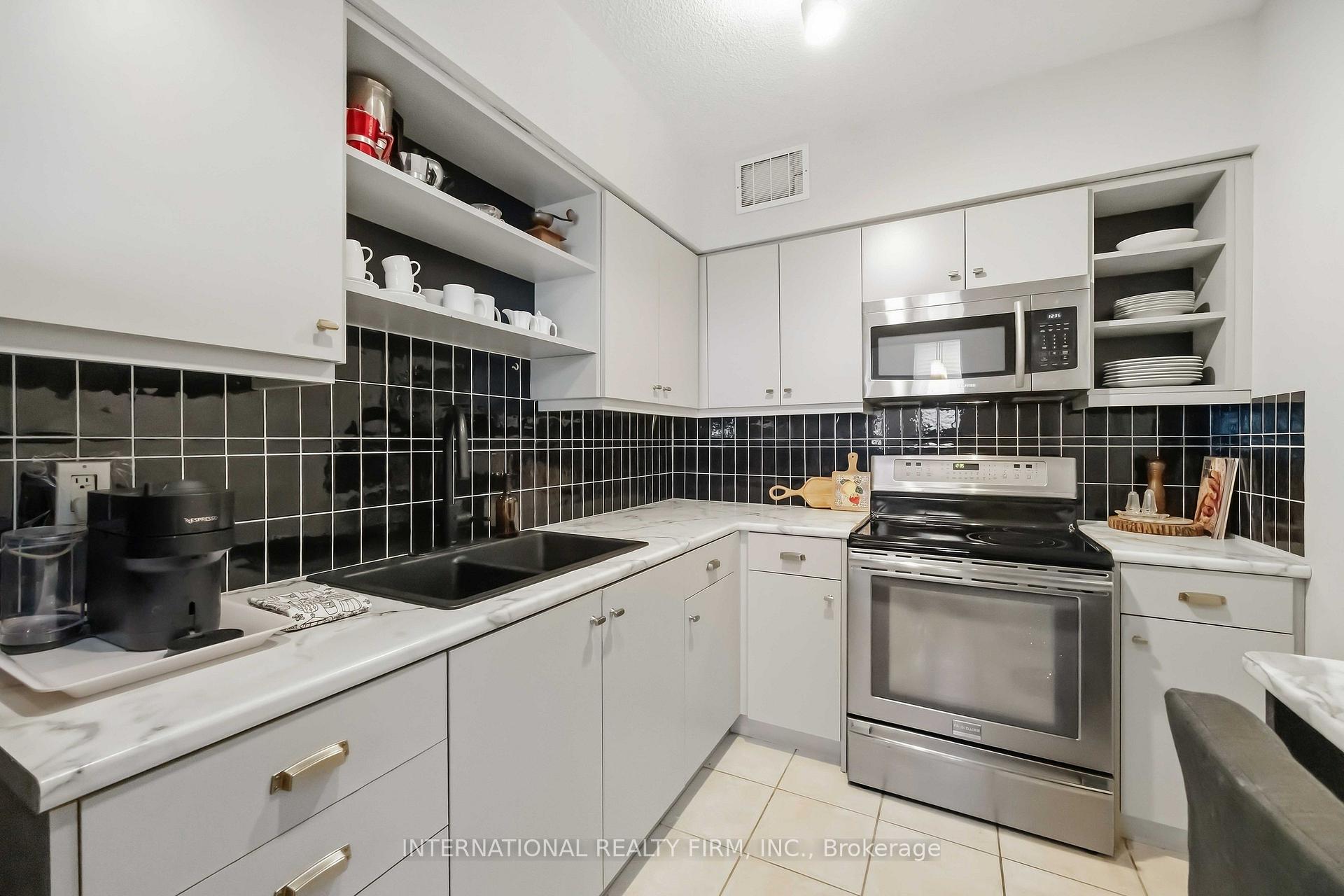 Photo 8 of Unit 101, 151 La Rose Avenue E, Etobicoke, Humber Heights — HOMEH