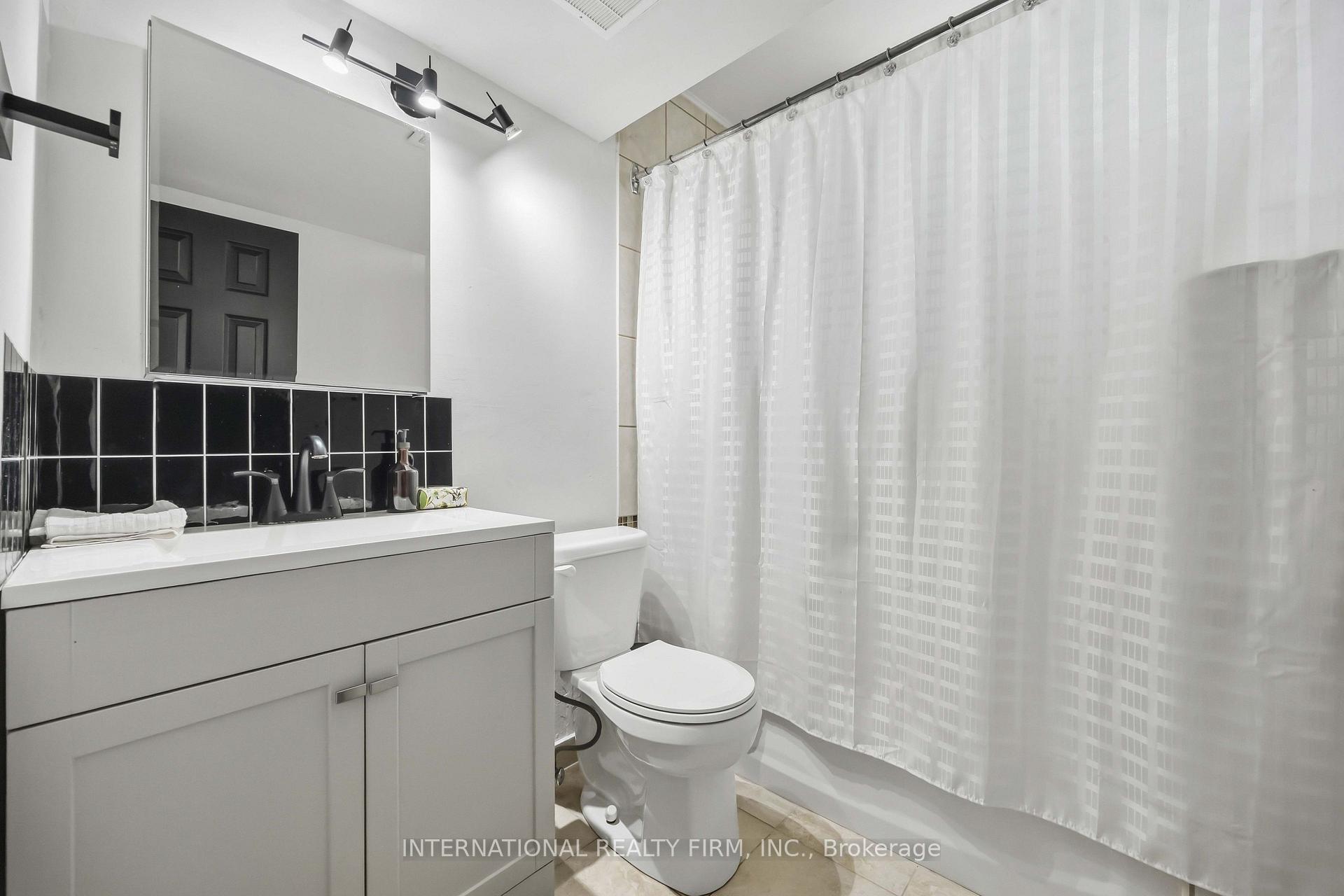 Photo 14 of Unit 101, 151 La Rose Avenue E, Etobicoke, Humber Heights — HOMEH
