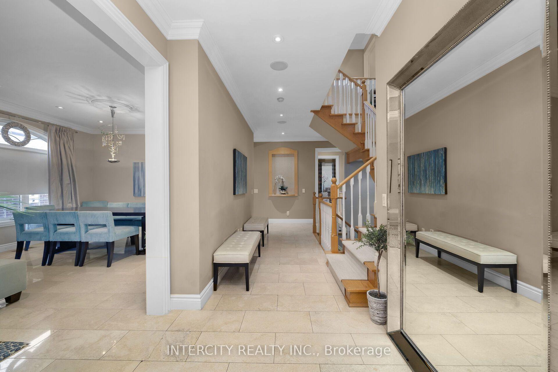 Photo 4 of 59 Kimber Crescent, Vaughan, East Woodbridge — HOMEH