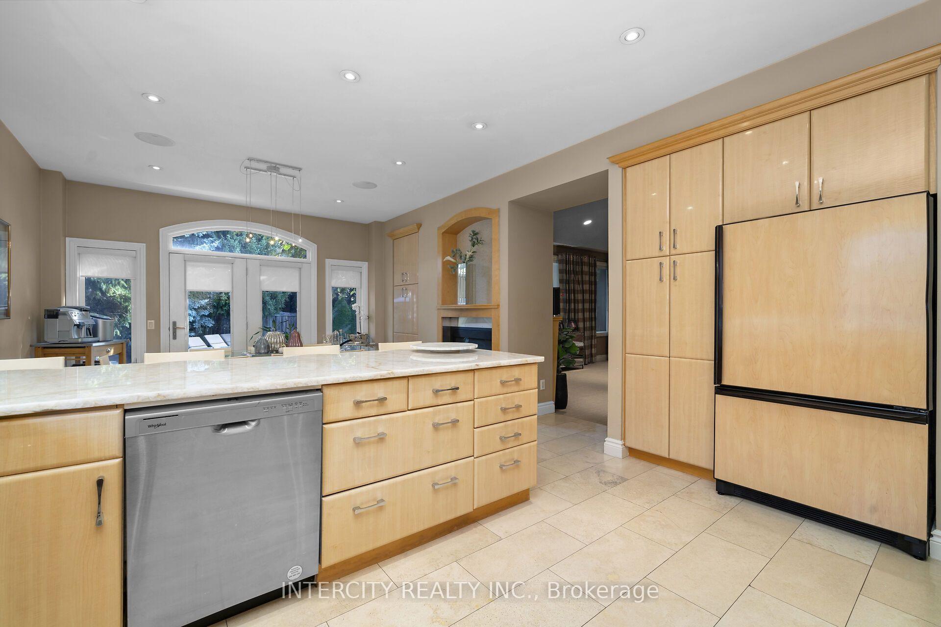 Photo 11 of 59 Kimber Crescent, Vaughan, East Woodbridge — HOMEH