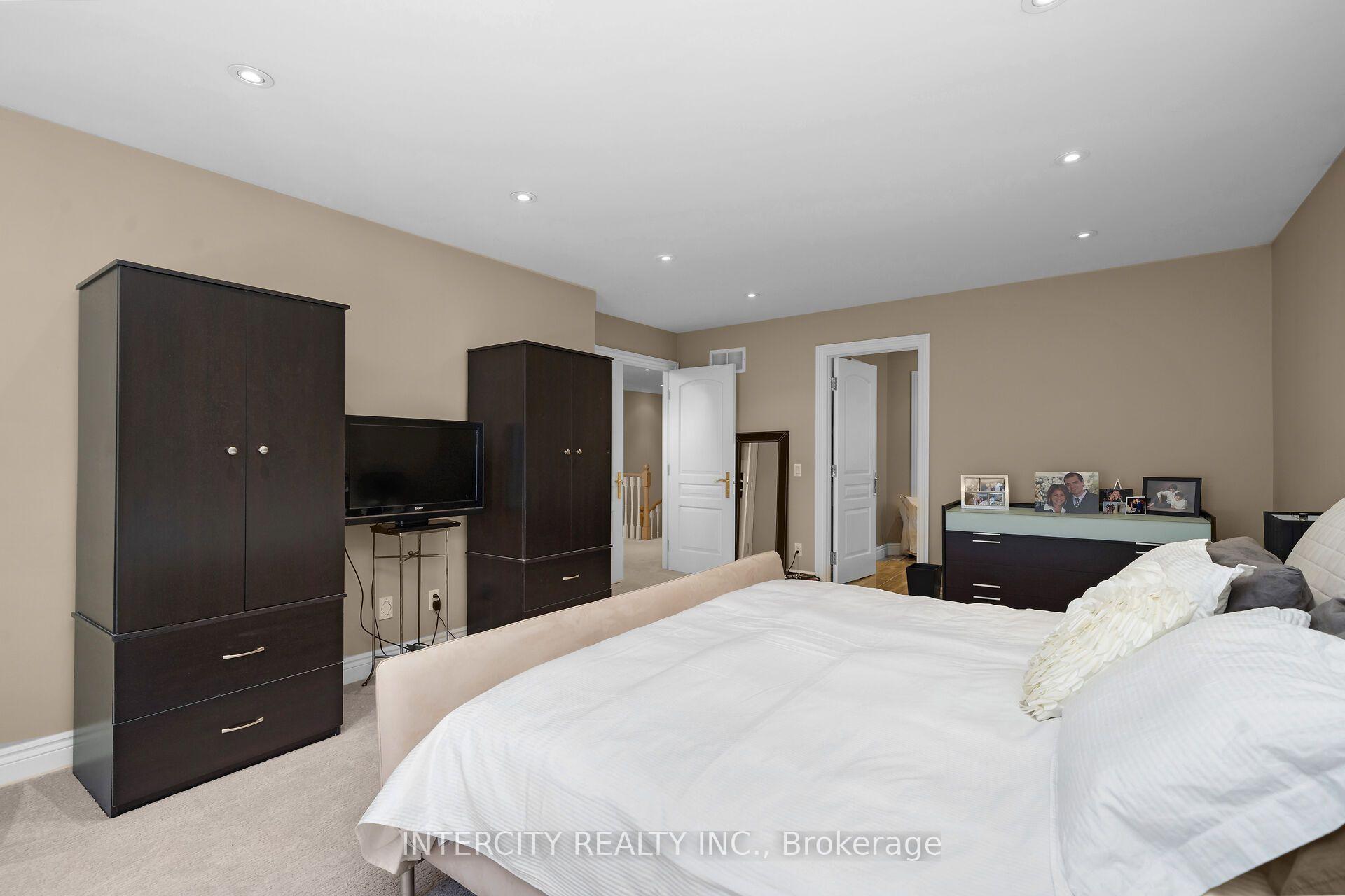 Photo 24 of 59 Kimber Crescent, Vaughan, East Woodbridge — HOMEH