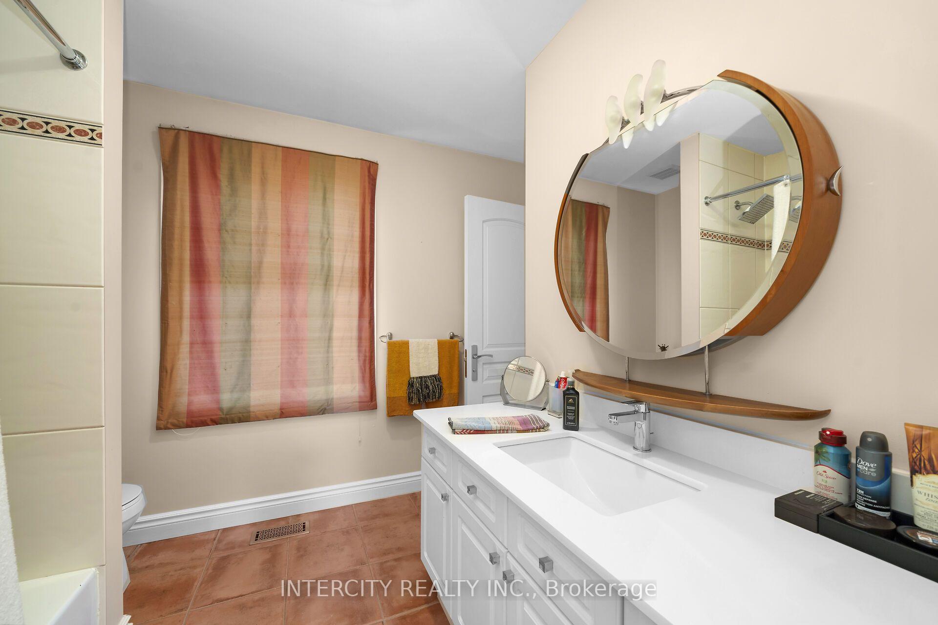Photo 36 of 59 Kimber Crescent, Vaughan, East Woodbridge — HOMEH