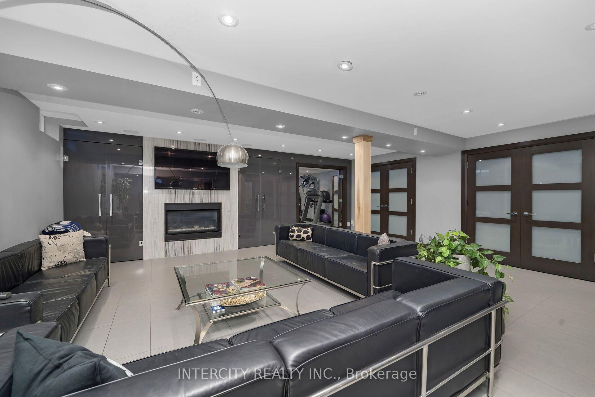 Photo 39 of 59 Kimber Crescent, Vaughan, East Woodbridge — HOMEH