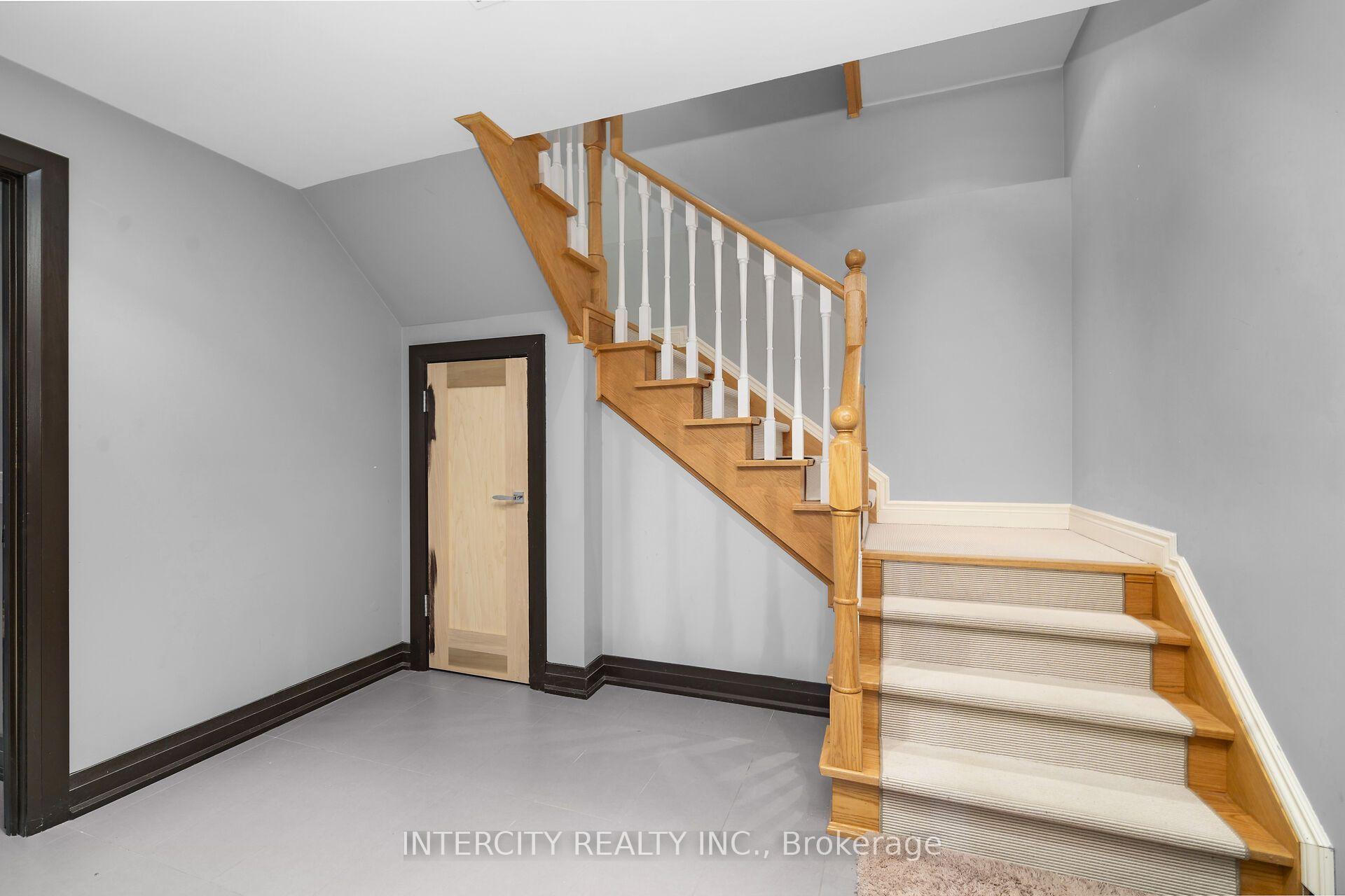 Photo 45 of 59 Kimber Crescent, Vaughan, East Woodbridge — HOMEH