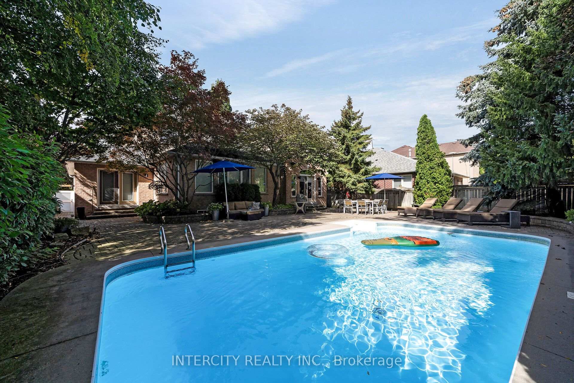 Photo 48 of 59 Kimber Crescent, Vaughan, East Woodbridge — HOMEH