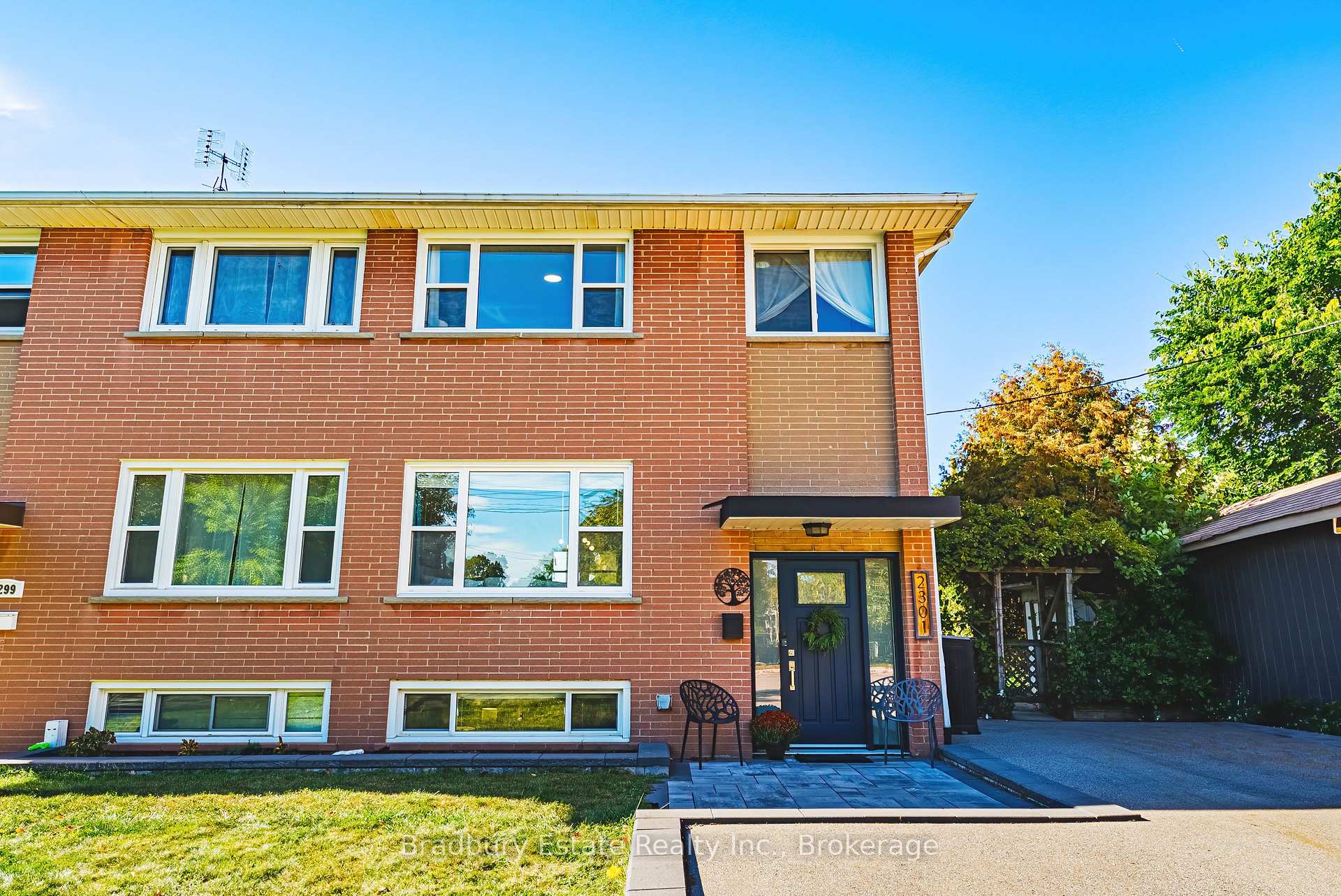 Photo 4 of 2301 Barclay Road, Burlington, Brant — HOMEH
