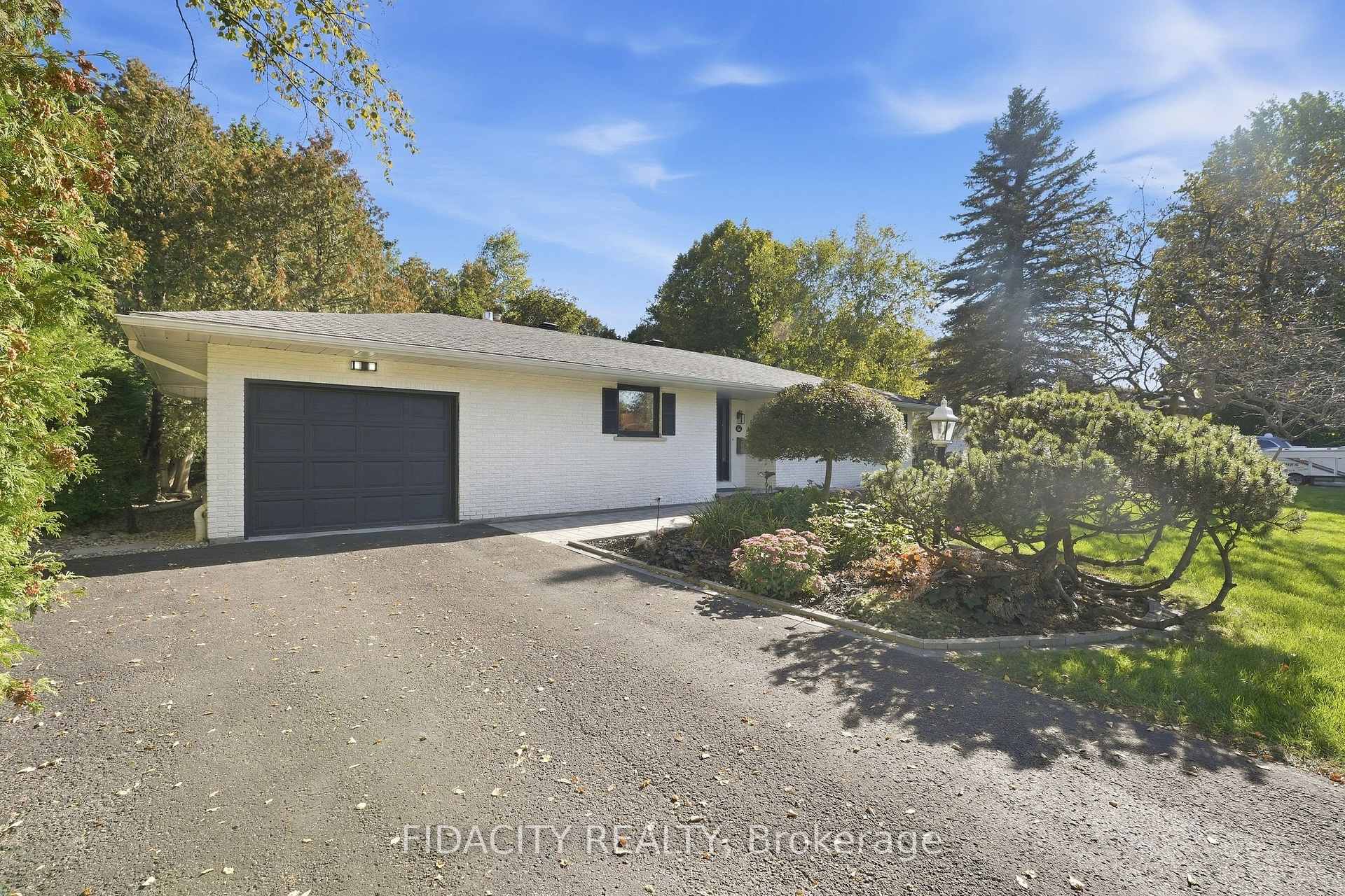 Photo 4 of 36 Beverly Street, Ottawa, Stittsville (Central) — HOMEH
