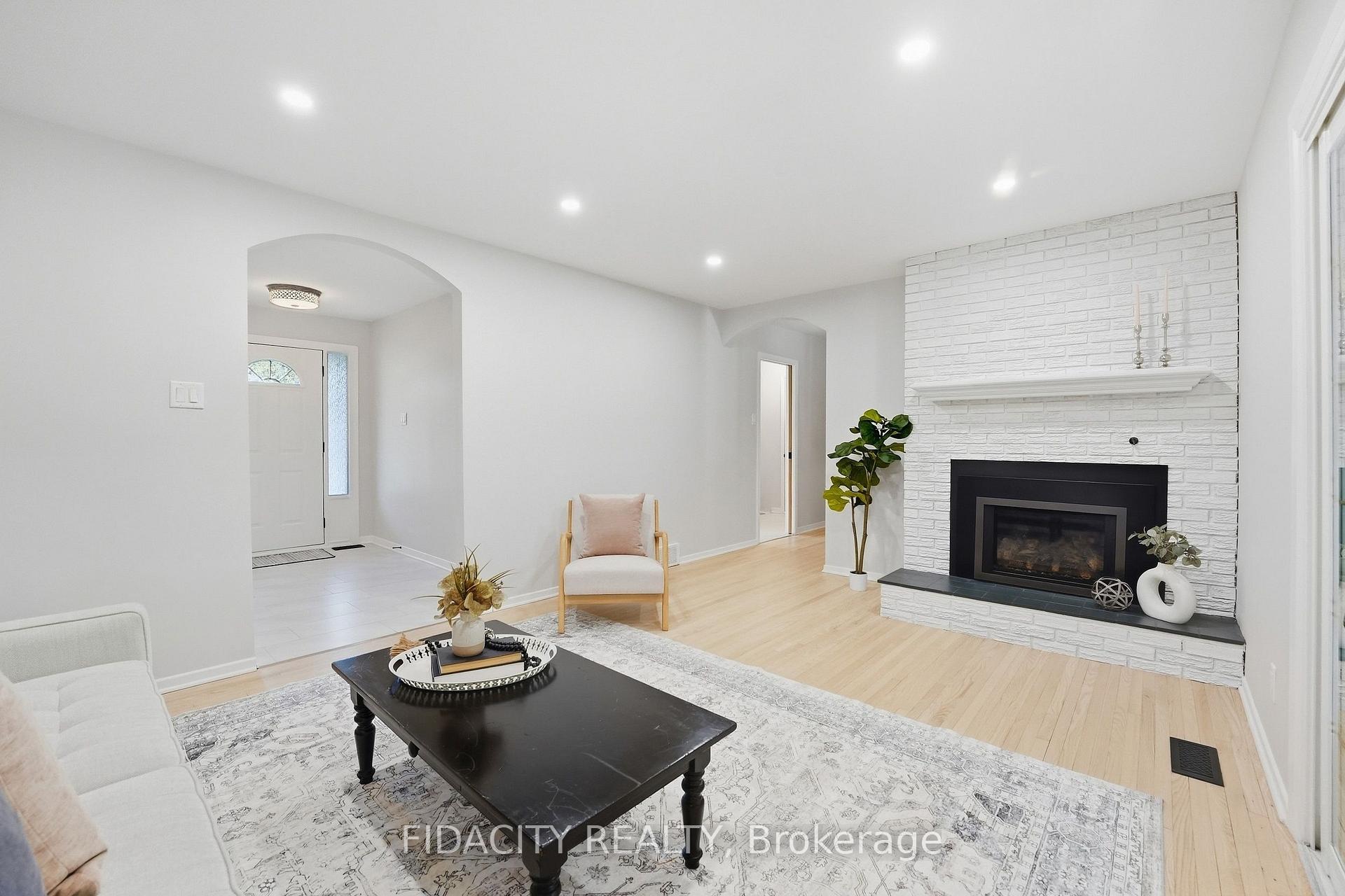 Photo 7 of 36 Beverly Street, Ottawa, Stittsville (Central) — HOMEH
