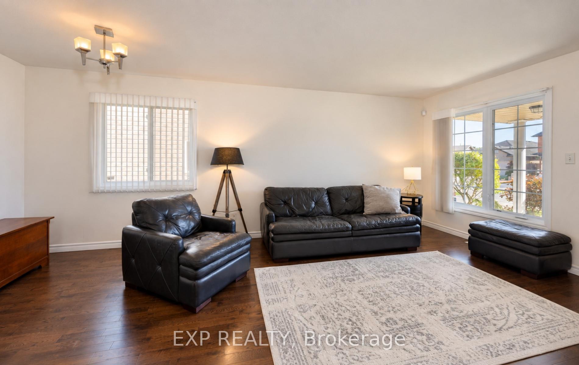 Photo 5 of 65 Kerr Crescent, Ingersoll, Ingersoll - North — HOMEH