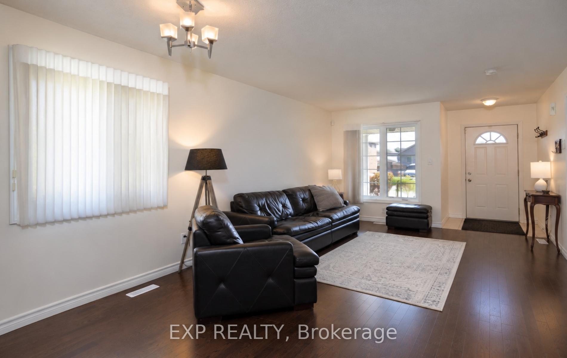 Photo 6 of 65 Kerr Crescent, Ingersoll, Ingersoll - North — HOMEH