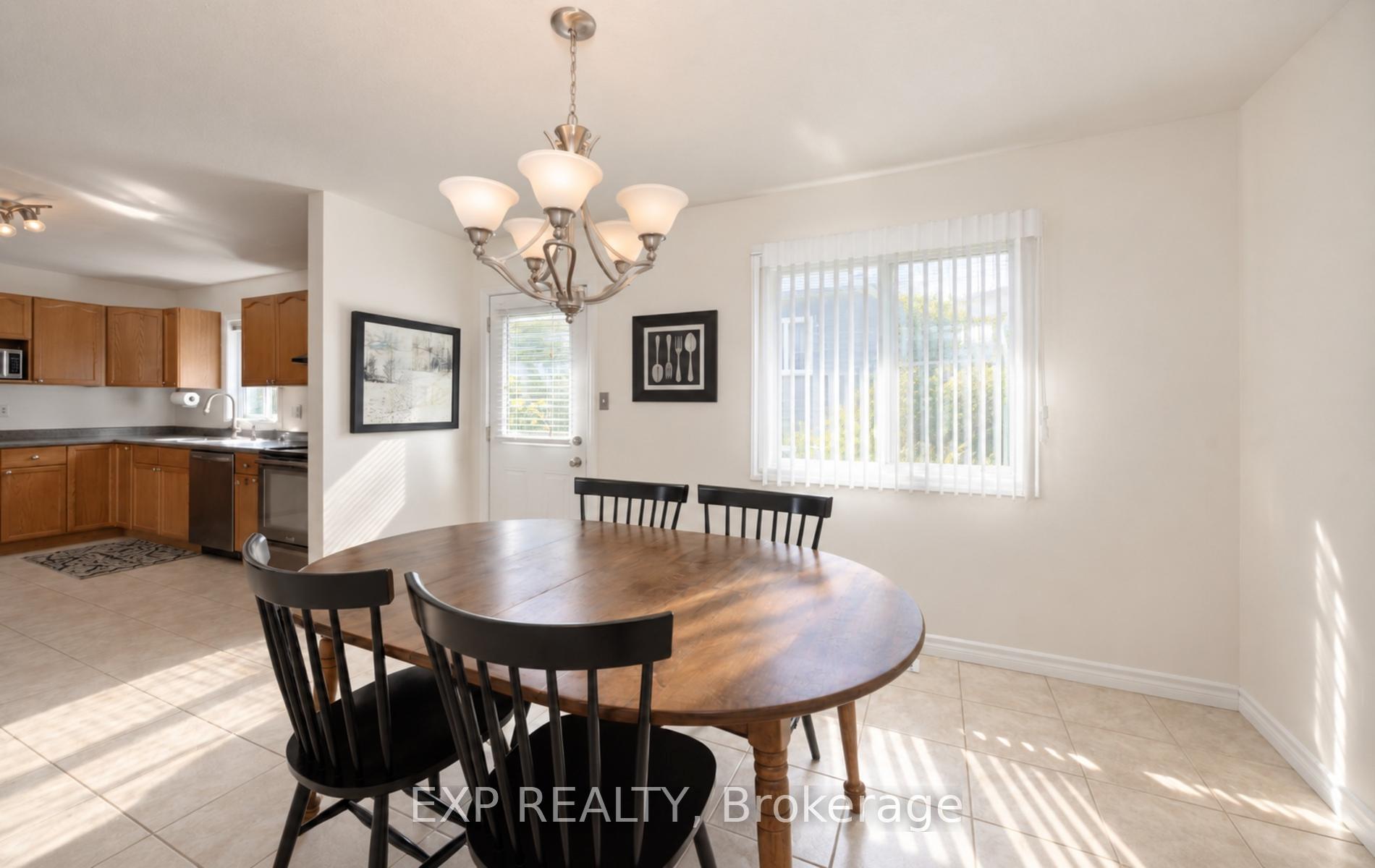 Photo 10 of 65 Kerr Crescent, Ingersoll, Ingersoll - North — HOMEH
