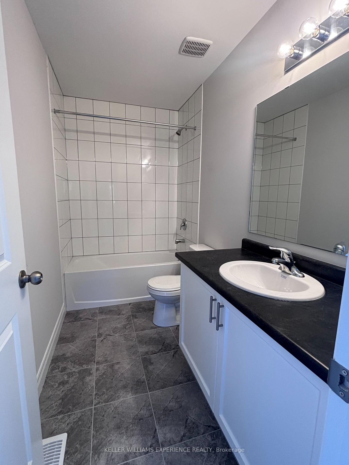 Photo 7 of 900 Wild Rose Drive, Gravenhurst, Wood (Gravenhurst) — HOMEH