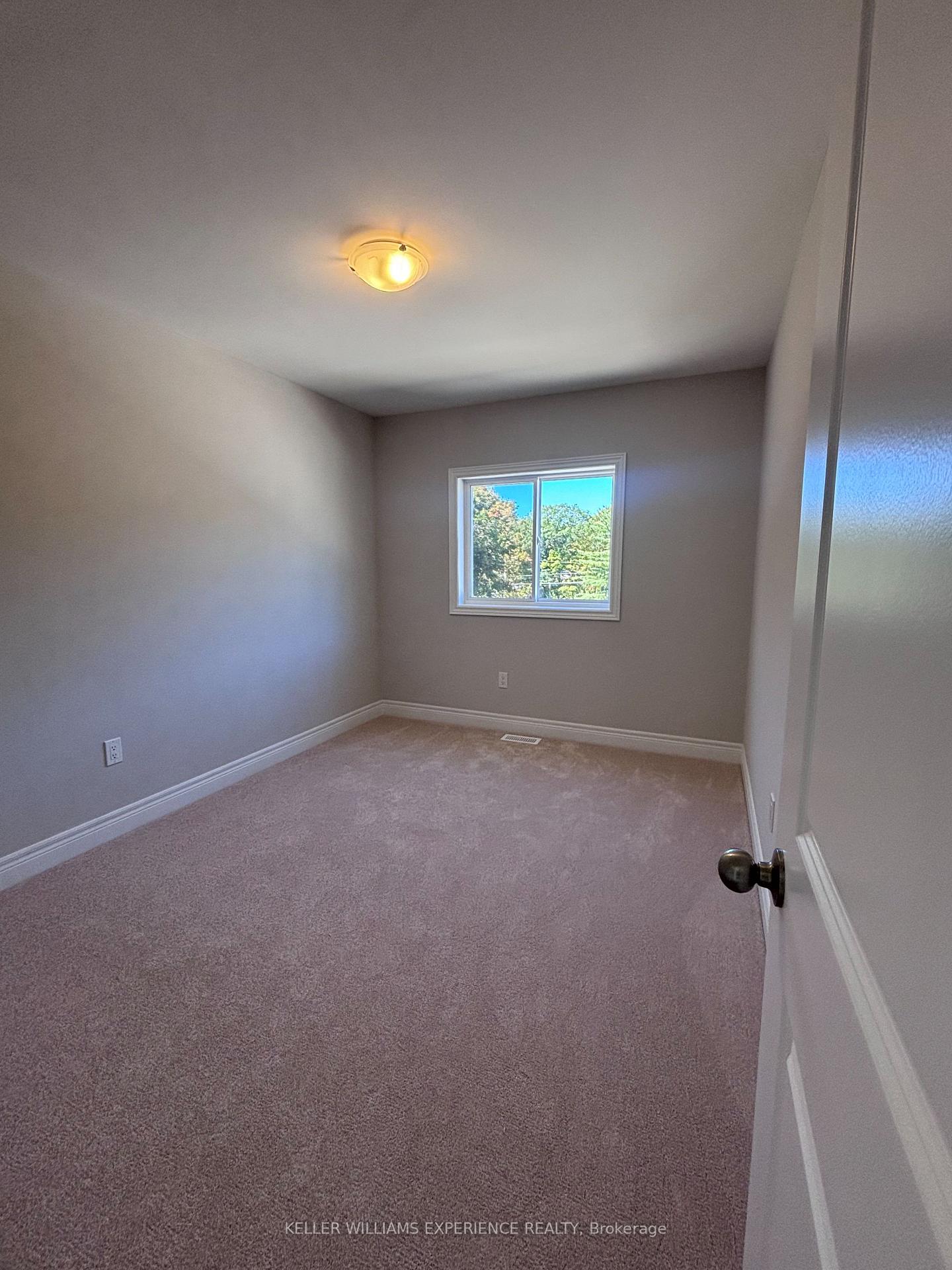Photo 10 of 900 Wild Rose Drive, Gravenhurst, Wood (Gravenhurst) — HOMEH