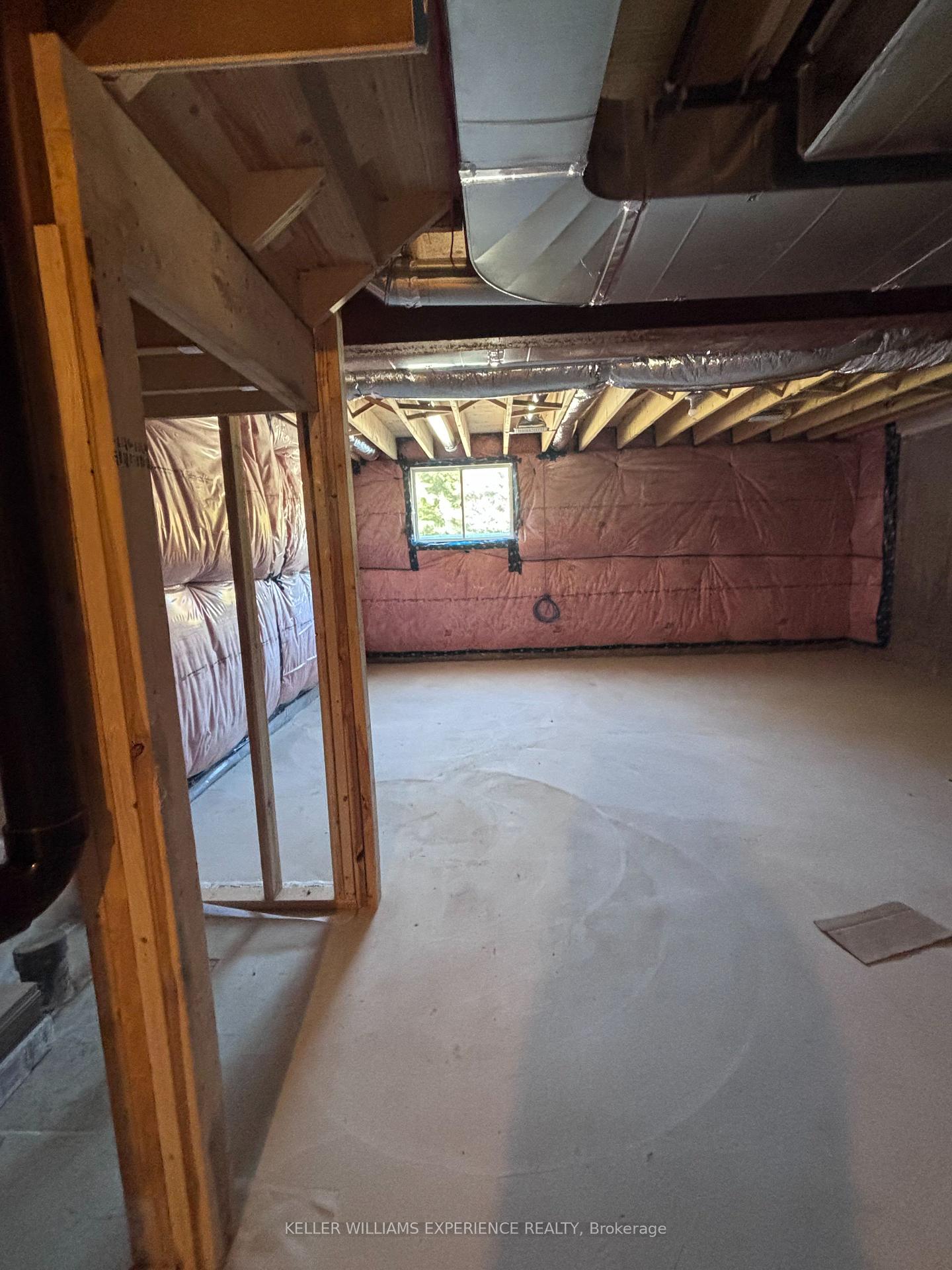 Photo 13 of 900 Wild Rose Drive, Gravenhurst, Wood (Gravenhurst) — HOMEH
