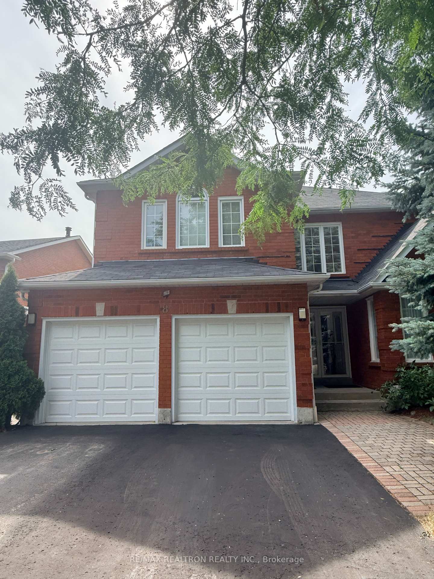 Photo of 8 Waterdown Crescent