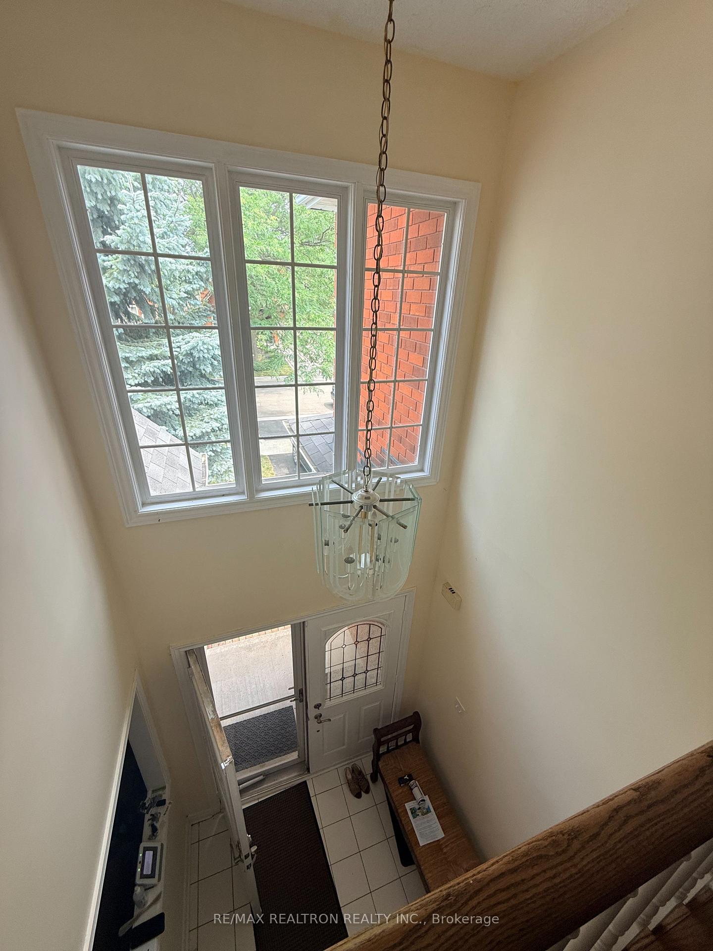 Photo 4 of 8 Waterdown Crescent, Whitby, Rolling Acres — HOMEH