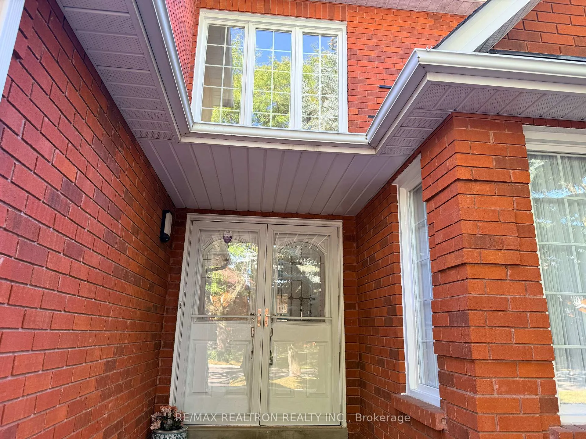 Photo 5 of 8 Waterdown Crescent, Whitby, Rolling Acres — HOMEH