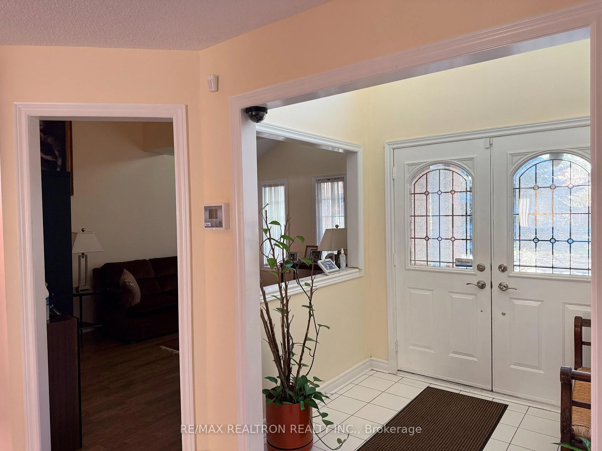 Photo 9 of 8 Waterdown Crescent, Whitby, Rolling Acres — HOMEH
