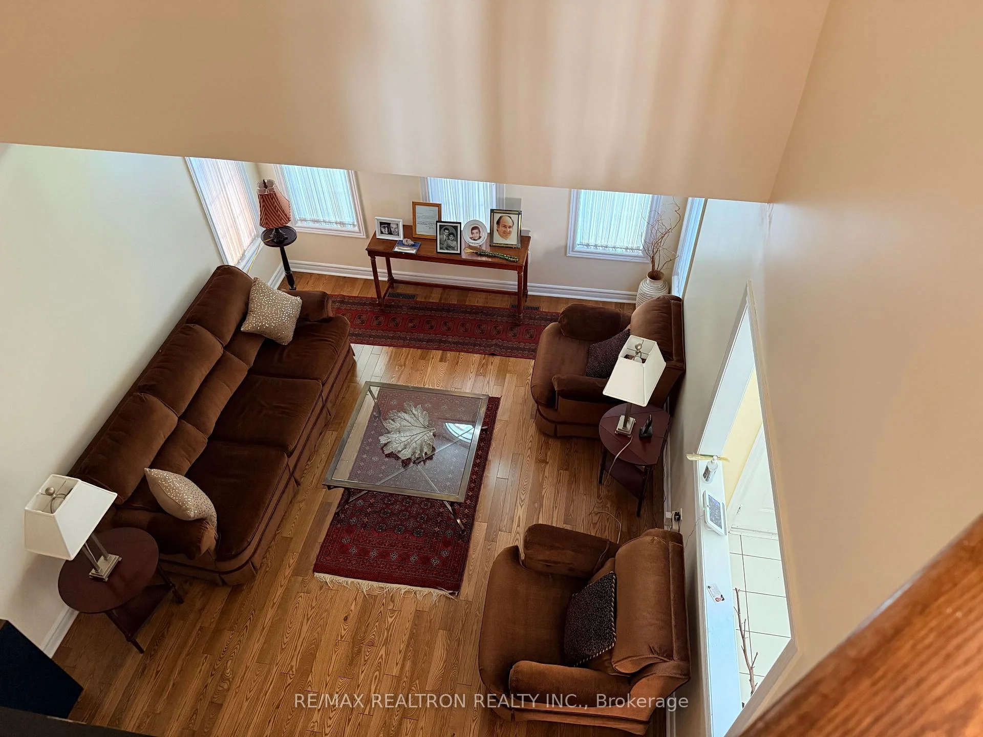Photo 12 of 8 Waterdown Crescent, Whitby, Rolling Acres — HOMEH