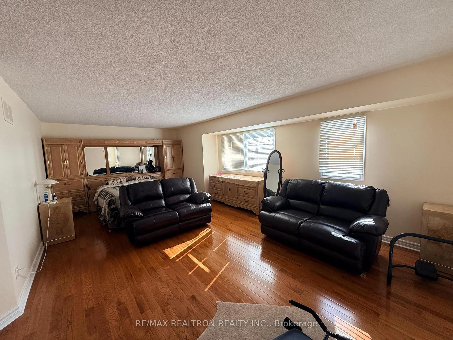 Photo 13 of 8 Waterdown Crescent, Whitby, Rolling Acres — HOMEH