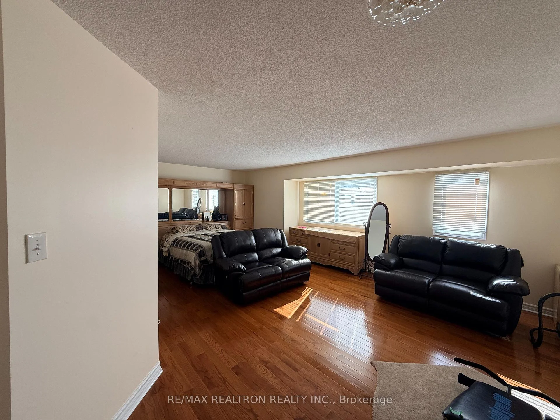 Photo 14 of 8 Waterdown Crescent, Whitby, Rolling Acres — HOMEH