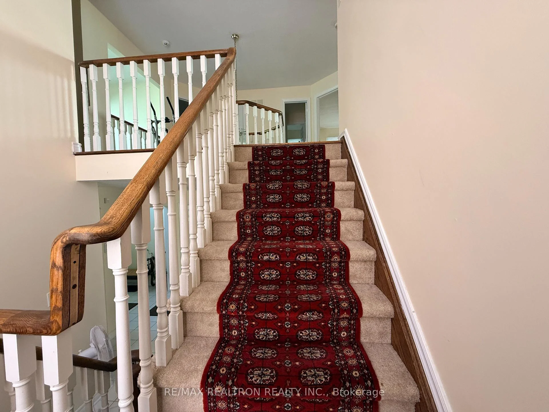 Photo 16 of 8 Waterdown Crescent, Whitby, Rolling Acres — HOMEH