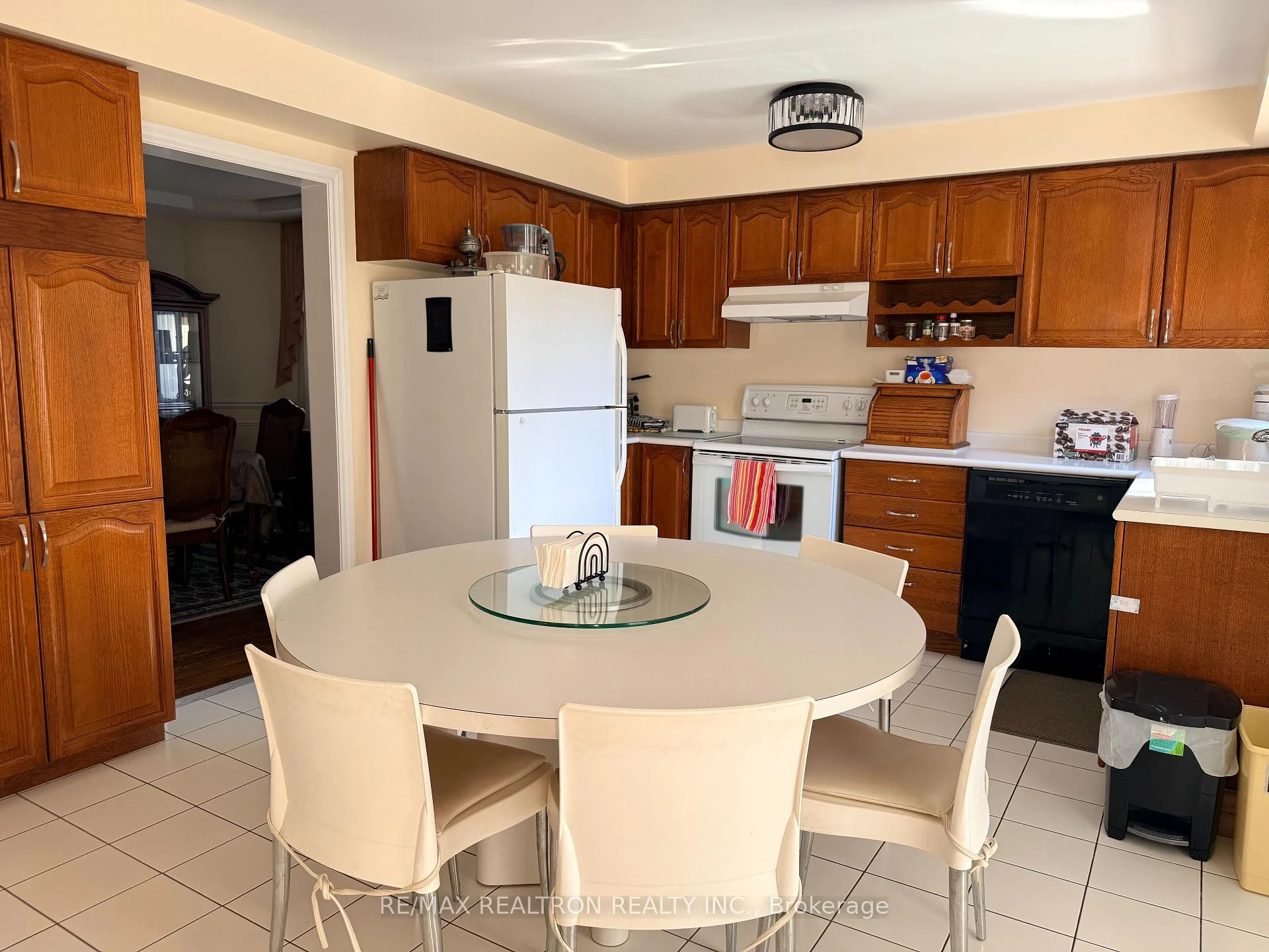 Photo 17 of 8 Waterdown Crescent, Whitby, Rolling Acres — HOMEH