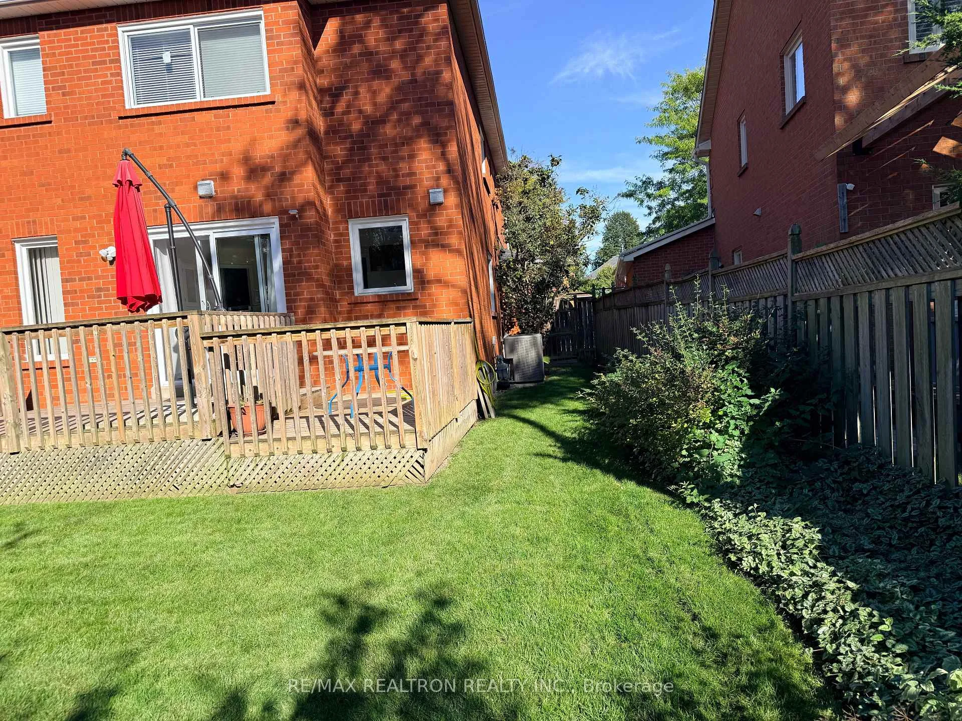 Photo 26 of 8 Waterdown Crescent, Whitby, Rolling Acres — HOMEH