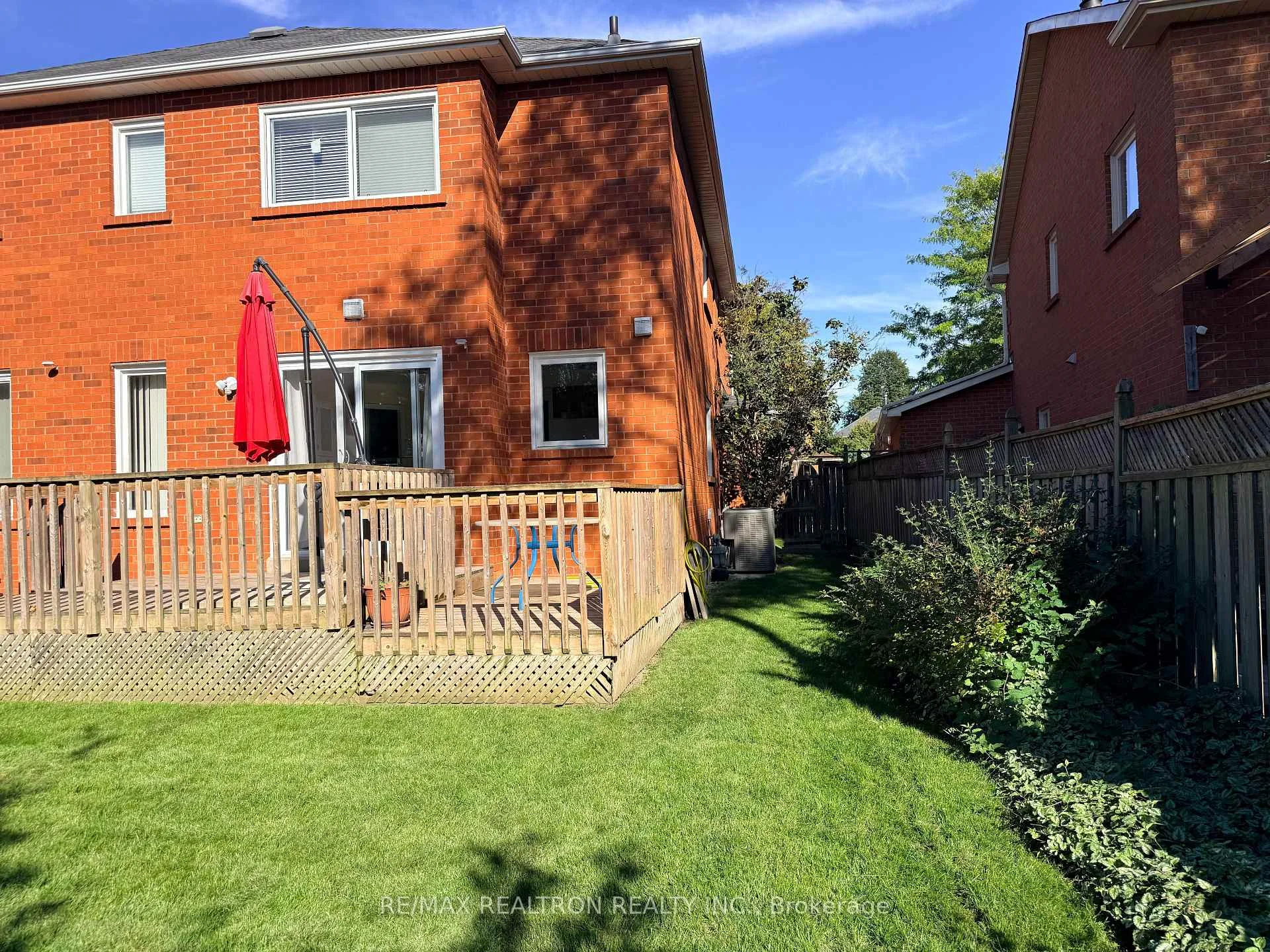 Photo 31 of 8 Waterdown Crescent, Whitby, Rolling Acres — HOMEH