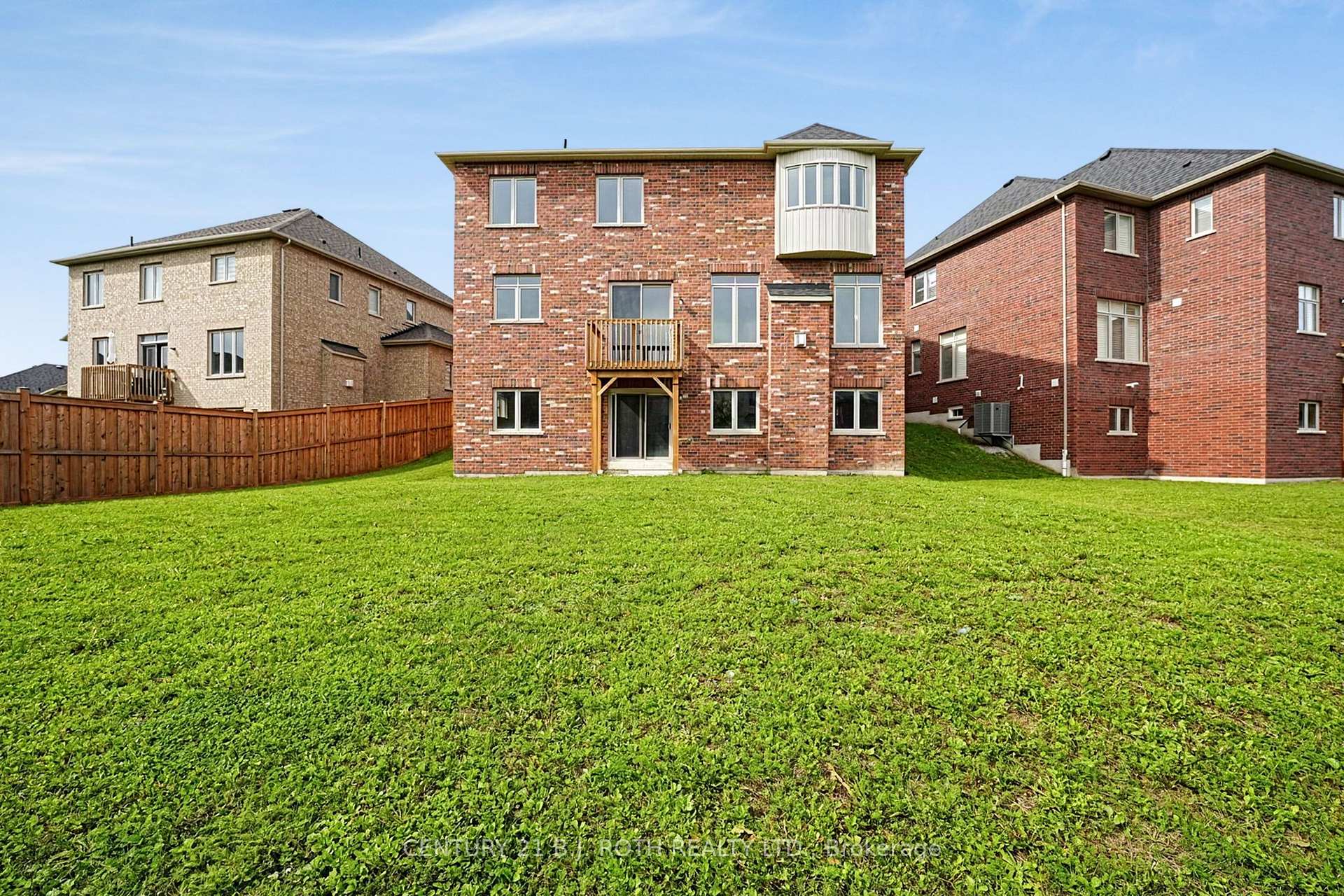 Photo 2 of 55 Sanford Circle, Springwater, Centre Vespra — HOMEH
