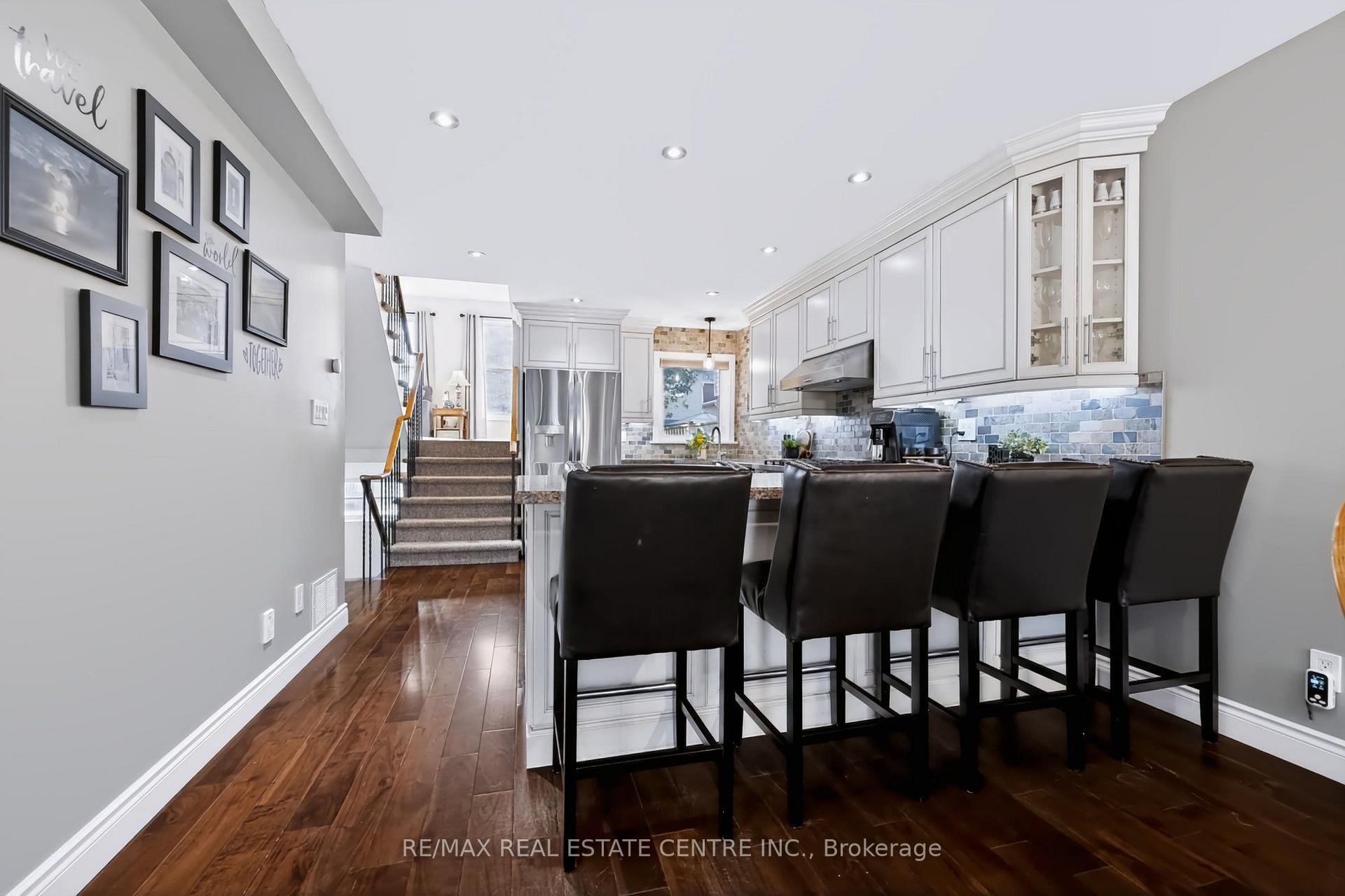 Photo 9 of 220 Harvest Drive, Milton, Bronte Meadows — HOMEH