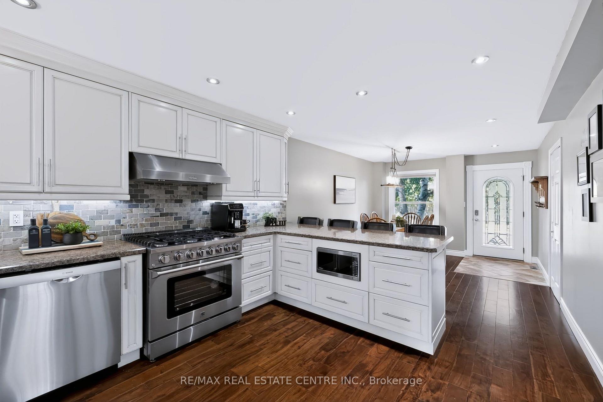 Photo 12 of 220 Harvest Drive, Milton, Bronte Meadows — HOMEH