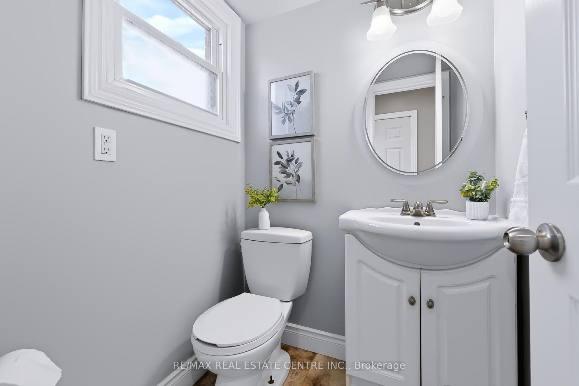 Photo 15 of 220 Harvest Drive, Milton, Bronte Meadows — HOMEH