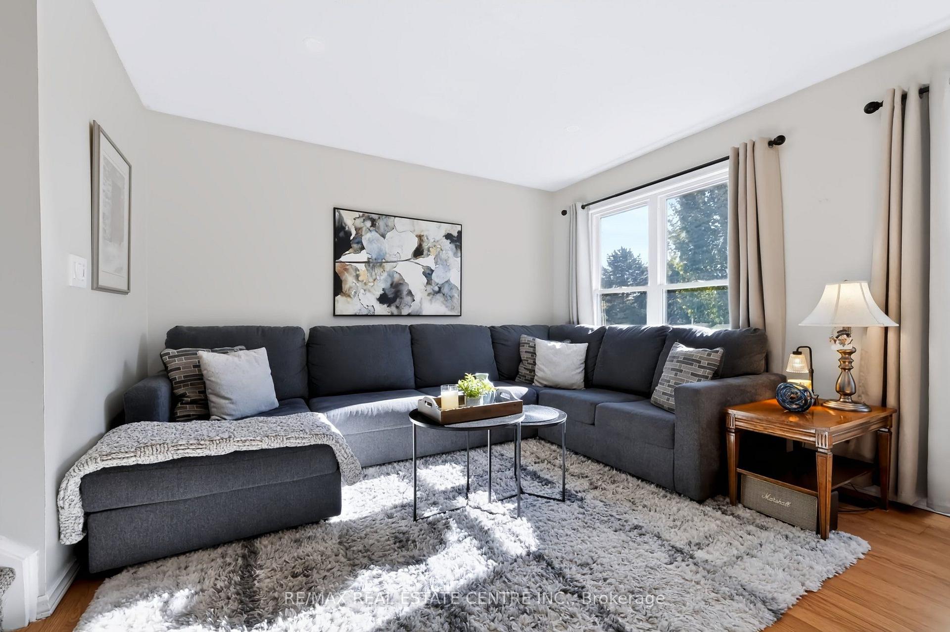 Photo 16 of 220 Harvest Drive, Milton, Bronte Meadows — HOMEH