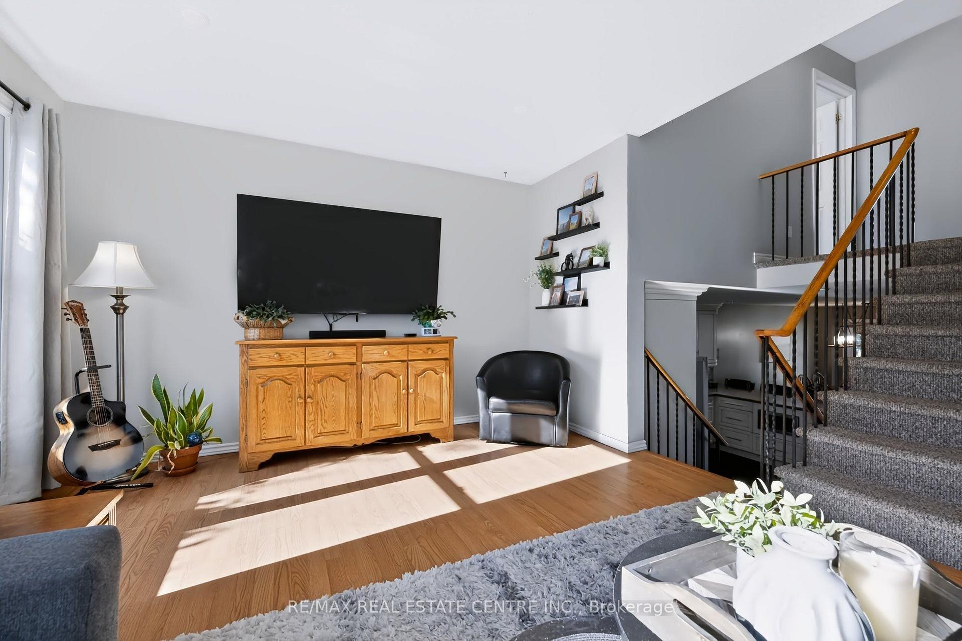 Photo 18 of 220 Harvest Drive, Milton, Bronte Meadows — HOMEH
