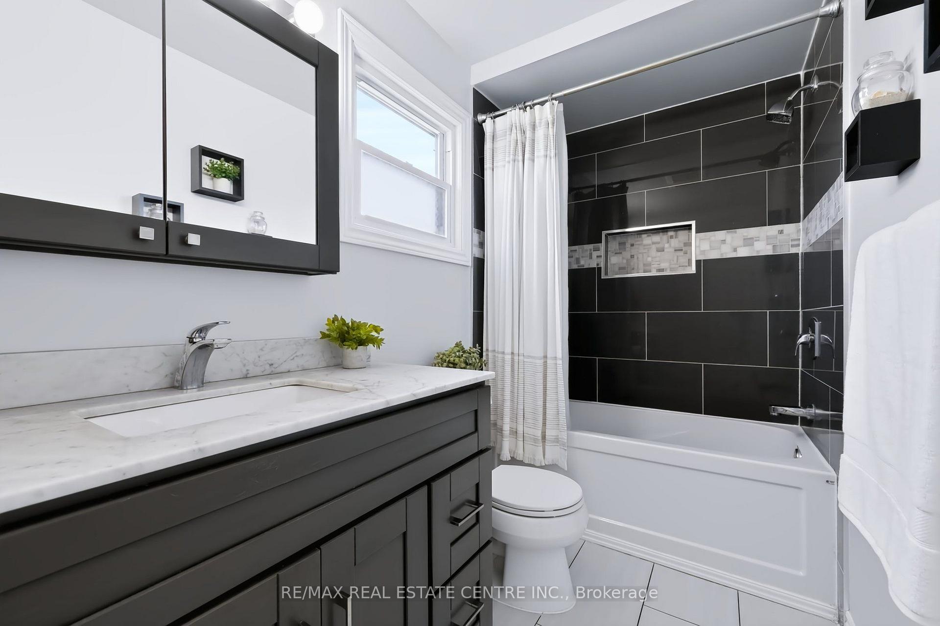Photo 23 of 220 Harvest Drive, Milton, Bronte Meadows — HOMEH
