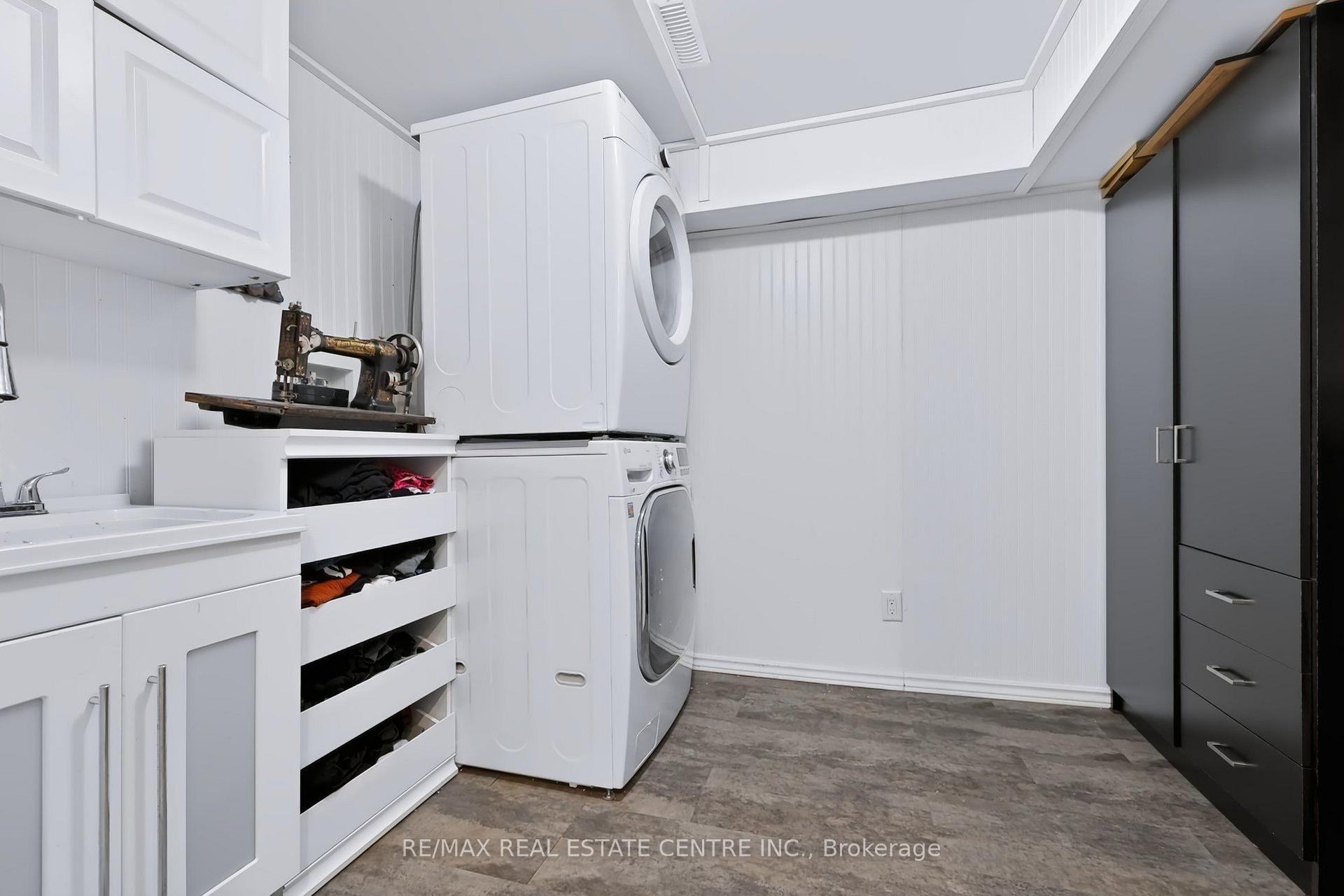Photo 32 of 220 Harvest Drive, Milton, Bronte Meadows — HOMEH