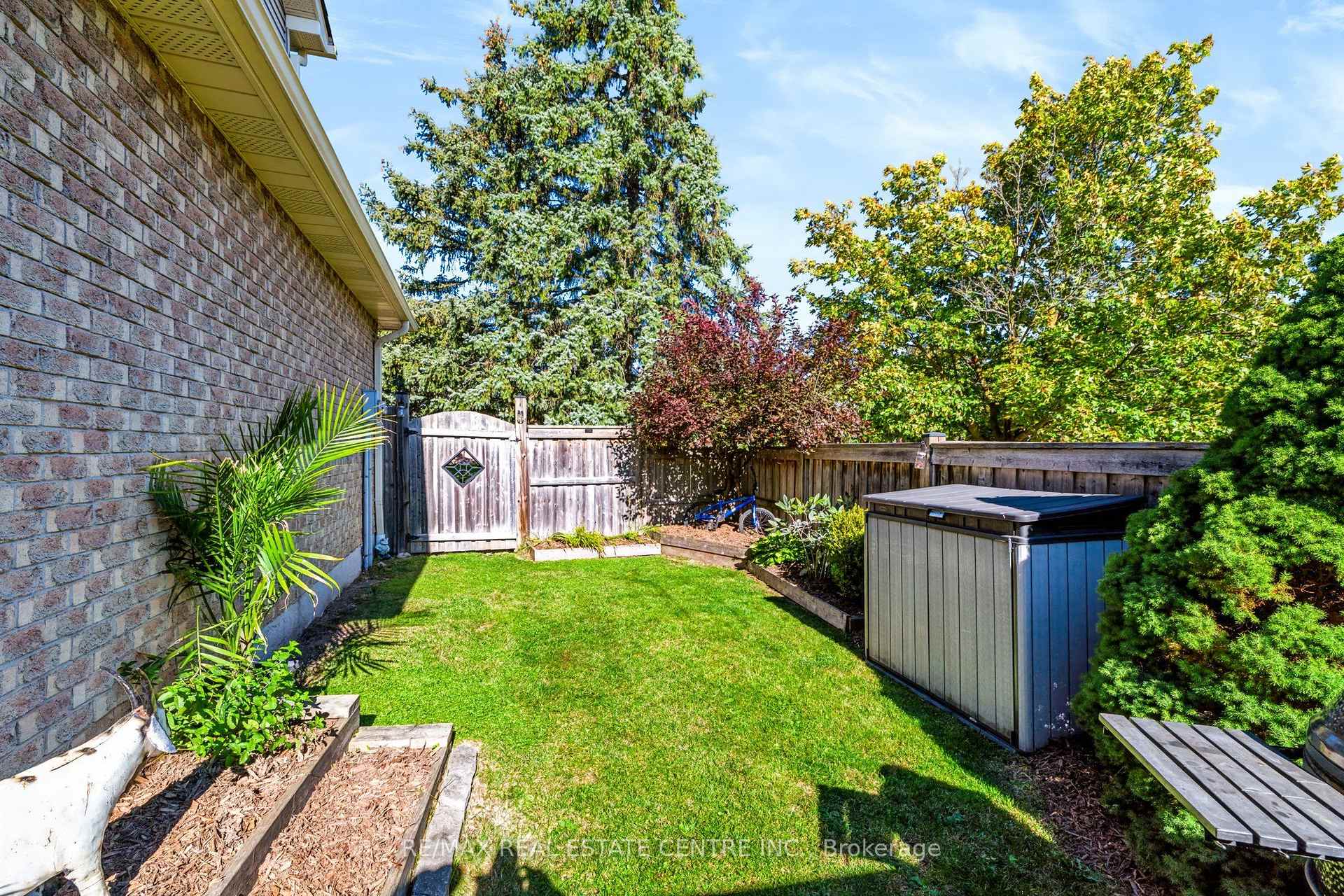 Photo 40 of 220 Harvest Drive, Milton, Bronte Meadows — HOMEH